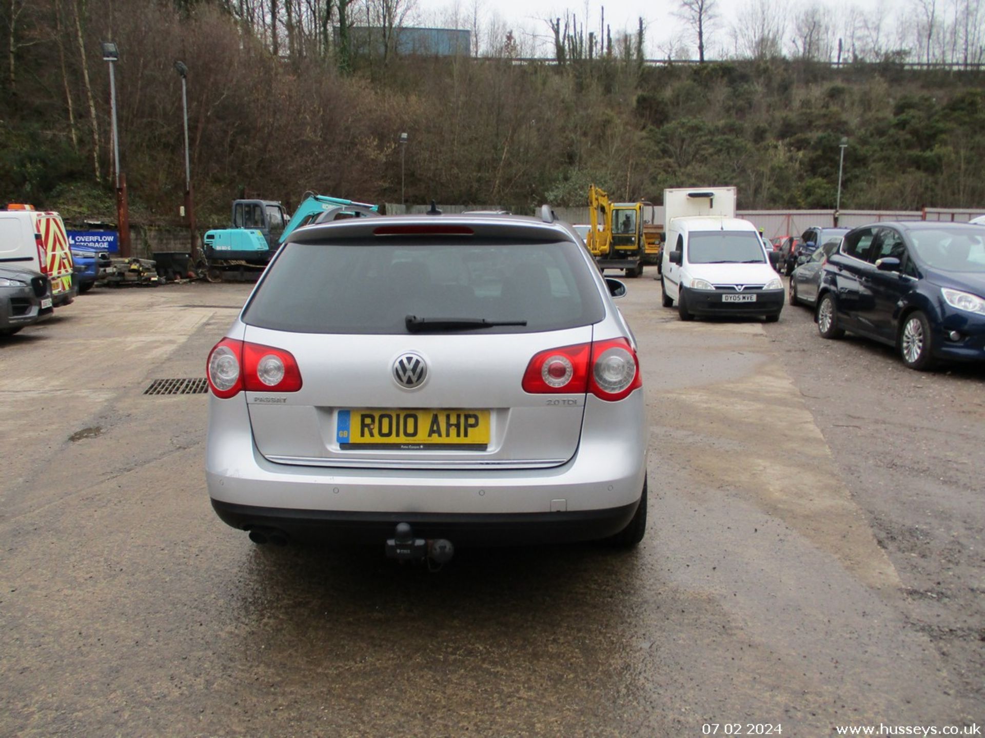 10/10 VOLKSWAGEN PASSAT H-LINE+ TDI DSG140 - 1968cc 5dr Estate (Silver) - Image 6 of 20