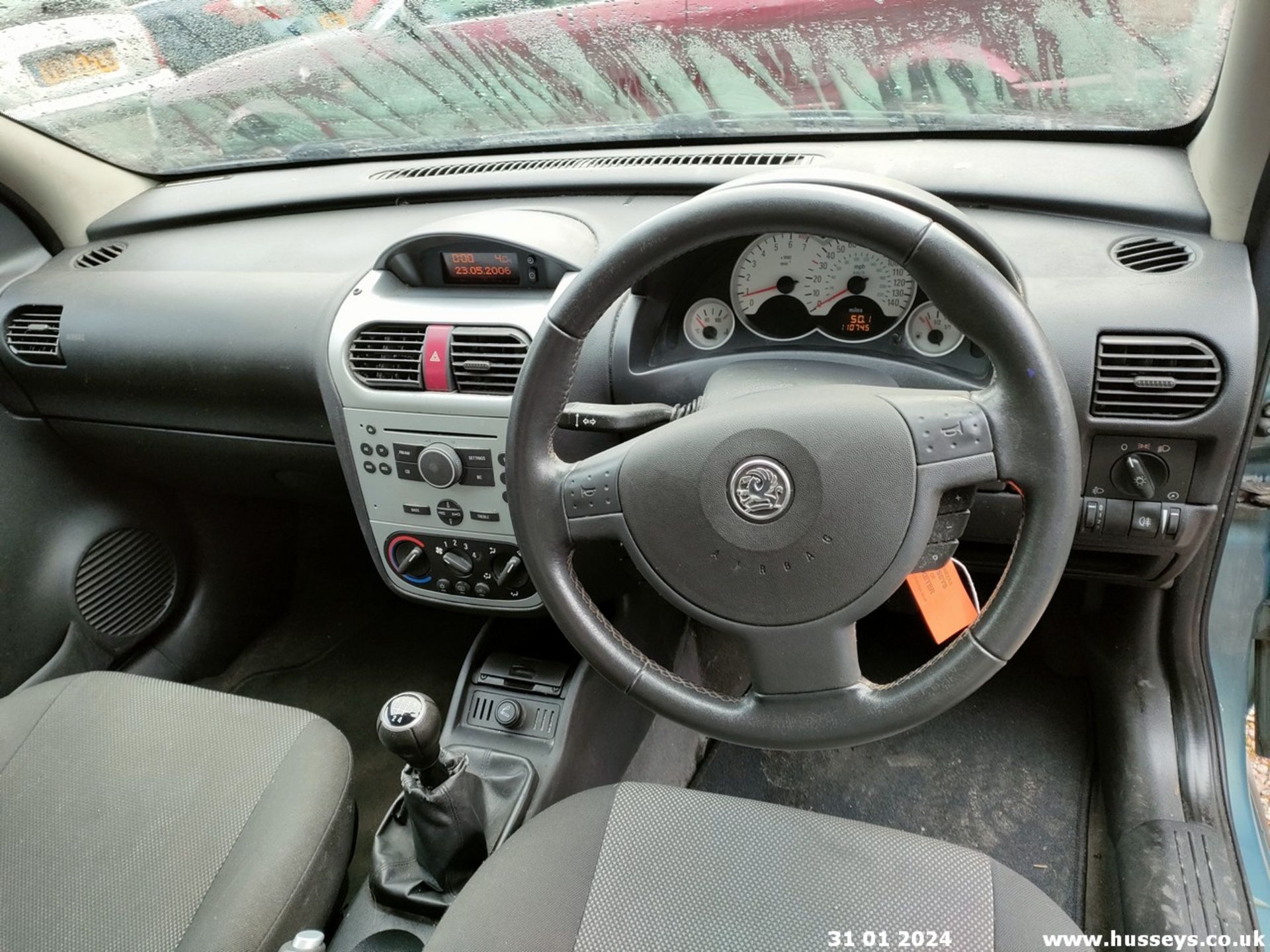 06/56 VAUXHALL CORSA DESIGN 16V TWINPORT - 1364cc 5dr Hatchback (Grey, 110k) - Image 39 of 46
