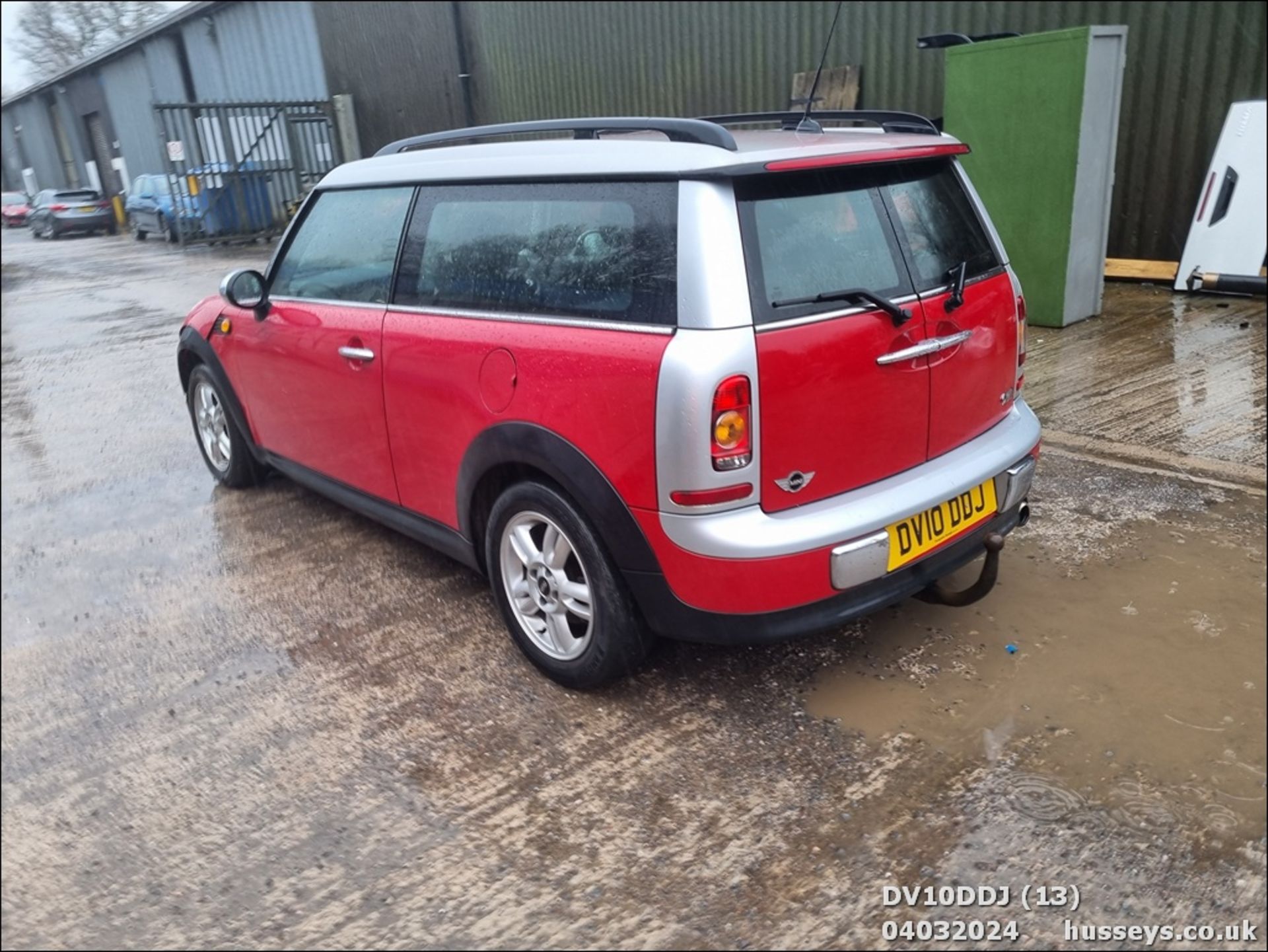 10/10 MINI ONE CLUBMAN - 1598cc 5dr Estate (Red, 97k) - Image 14 of 45