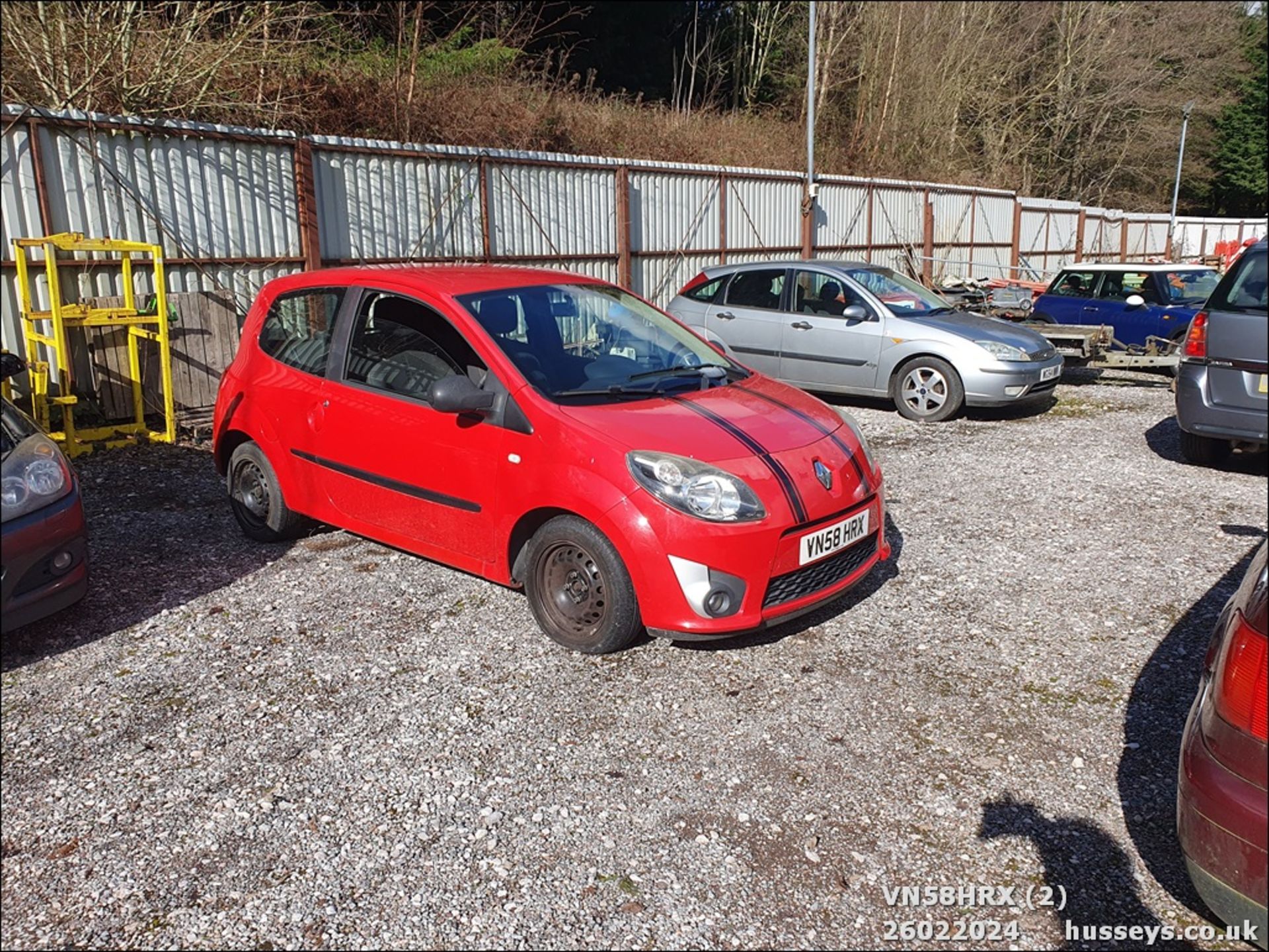 08/58 RENAULT TWINGO EXTREME 60 - 1149cc 3dr Hatchback (Red, 101k) - Image 3 of 34