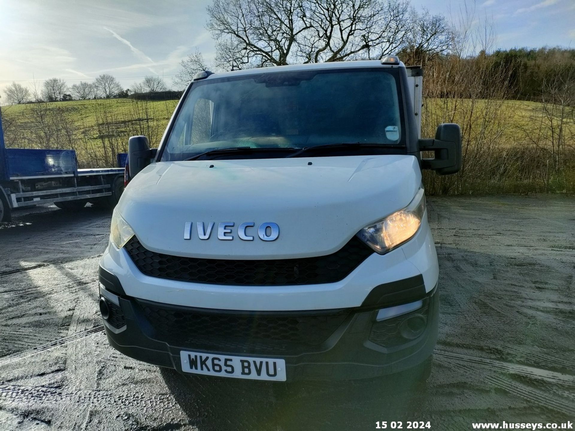 15/65 IVECO DAILY MWB - 2998cc 2dr Tipper (White) - Image 9 of 38