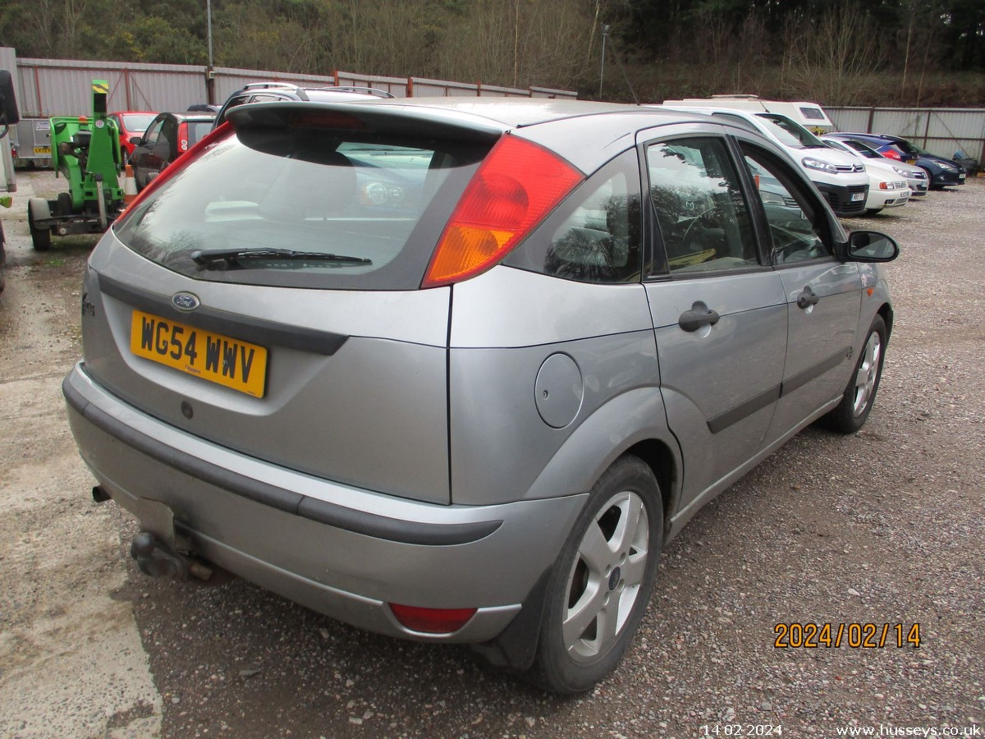 04/54 FORD FOCUS EDGE - 1596cc 5dr Hatchback (Silver) - Image 6 of 24