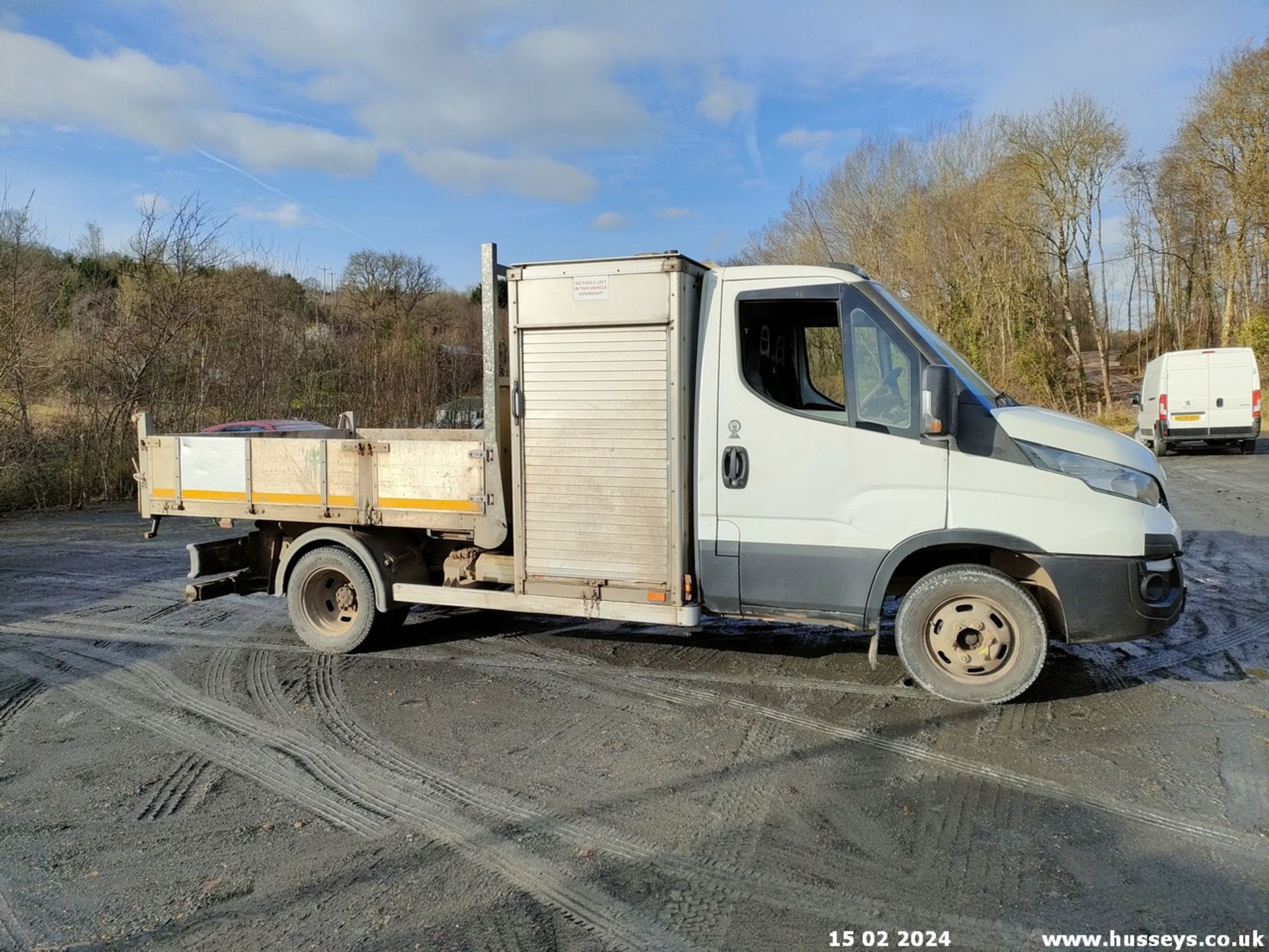15/65 IVECO DAILY MWB - 2998cc 2dr Tipper (White) - Image 29 of 38