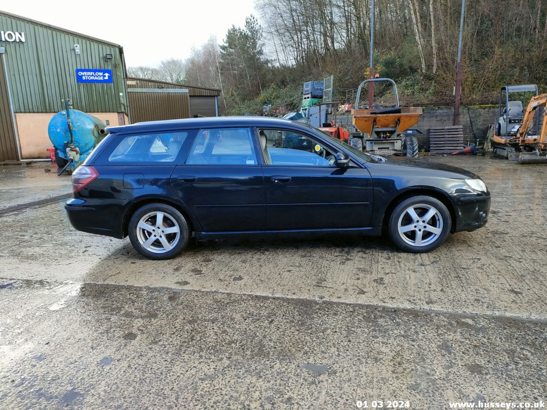 10/10 SUBARU LEGACY RE BOXER TD - 1998cc 5dr Estate (Black) - Image 30 of 50