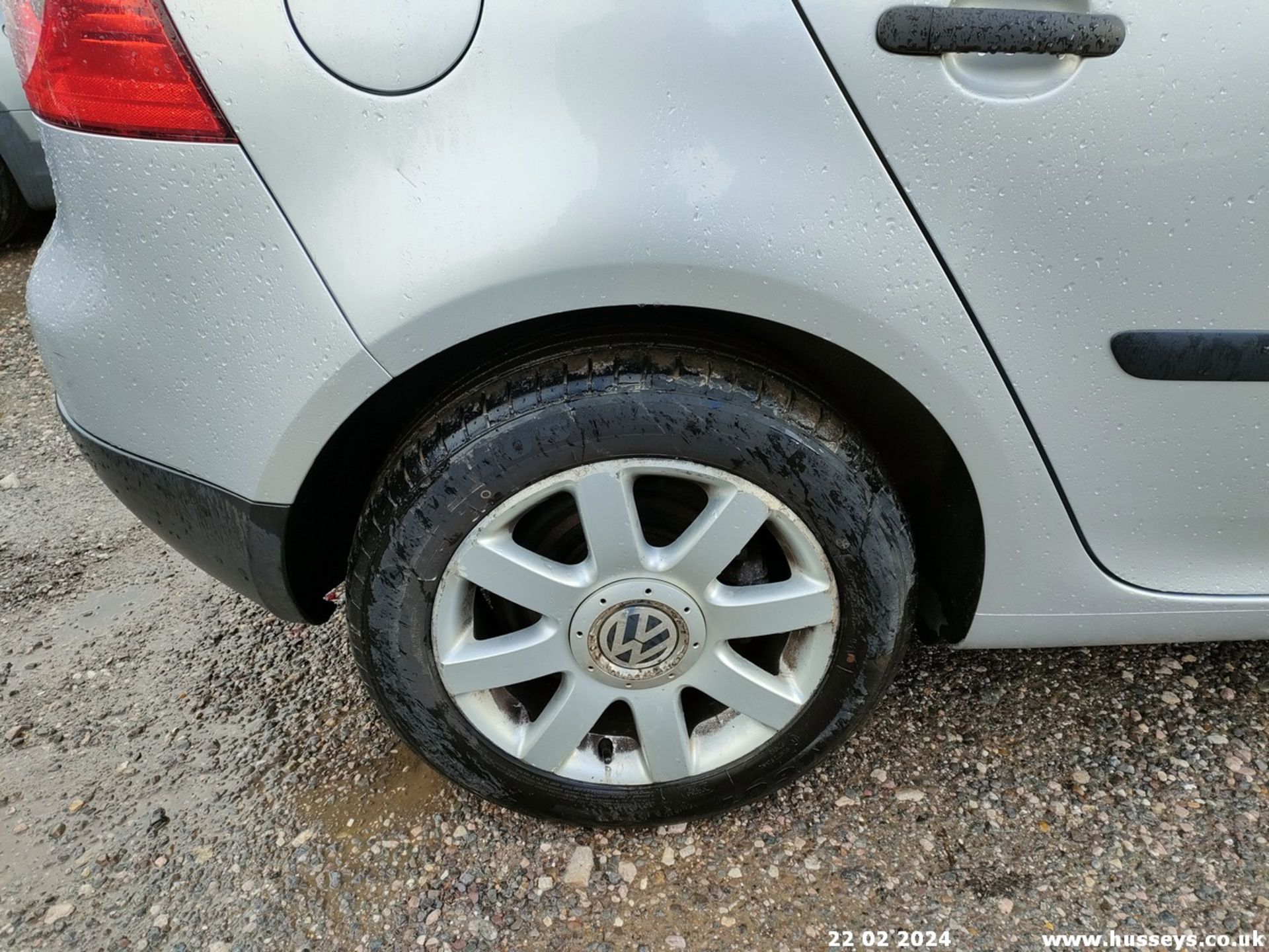 08/08 VOLKSWAGEN GOLF TDI S - 1896cc 5dr Hatchback (Silver) - Image 32 of 48