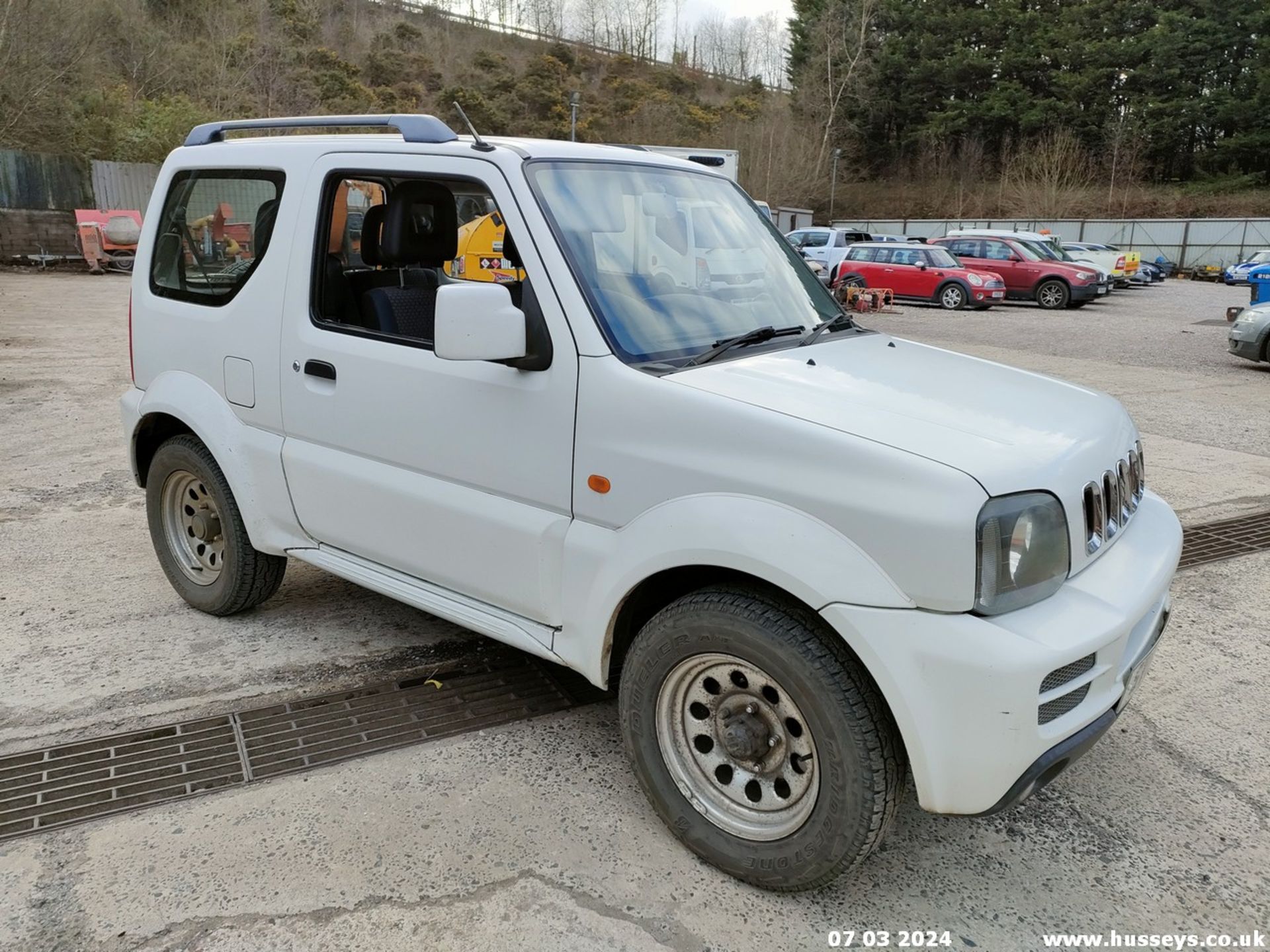 11/61 SUZUKI JIMNY SZ3 - 1328cc 3dr Estate (White) - Image 48 of 66