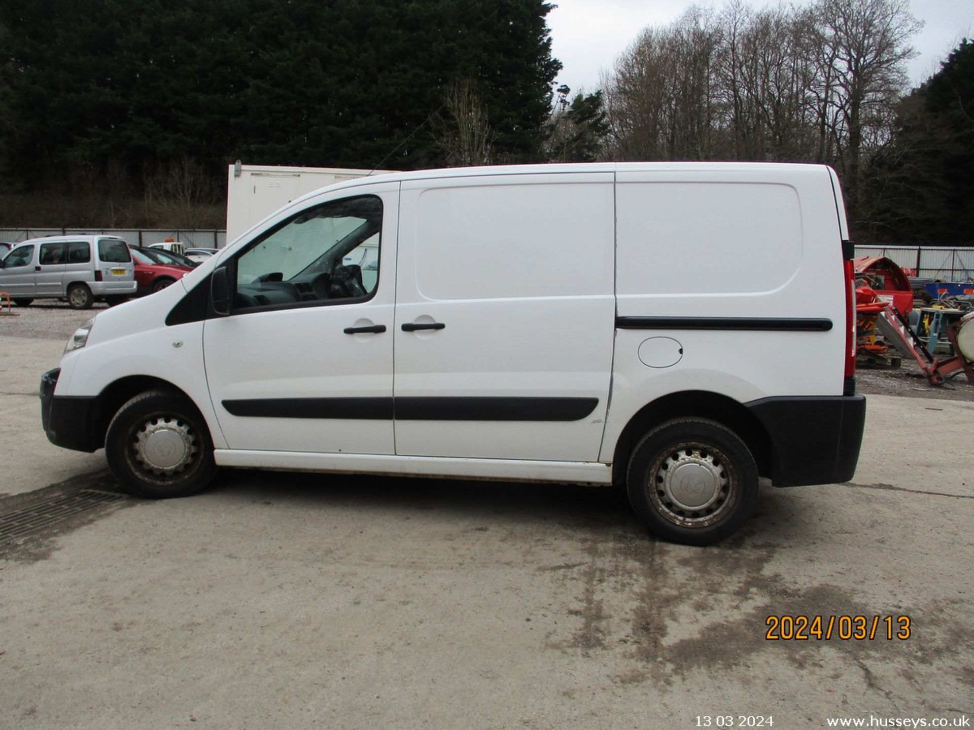 12/61 PEUGEOT EXPERT 1000 L1H1 PROF-NAL - 1997cc 6dr Van (White) - Image 8 of 28