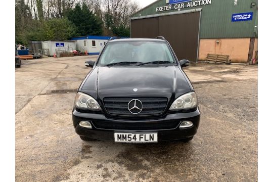 04/54 MERCEDES ML270 CDI AUTO - 2688cc 5dr Estate (Black, 163k) - Image 12 of 15