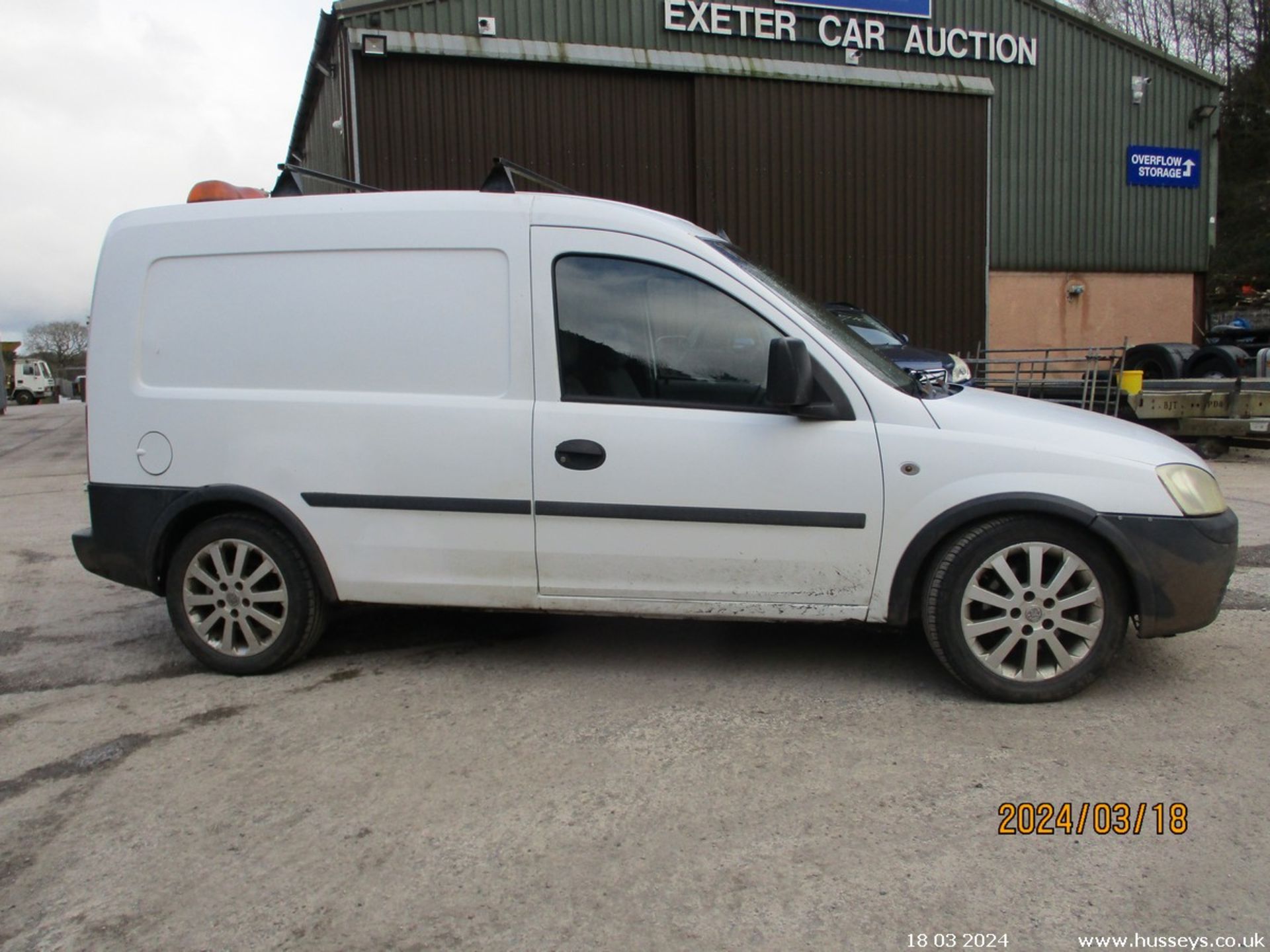 04/54 VAUXHALL COMBO 1700 CDTI 16V - 1686cc 4dr Van (White, 119k) - Image 4 of 26