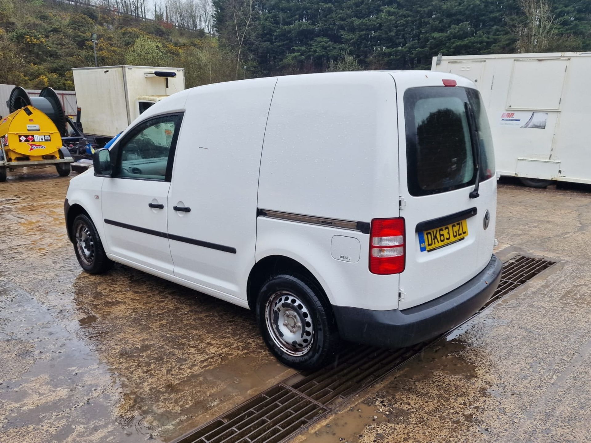 13/63 VOLKSWAGEN CADDY C20 STARTLINE TDI - 1598cc 5dr Van (White, 47k) - Image 11 of 16