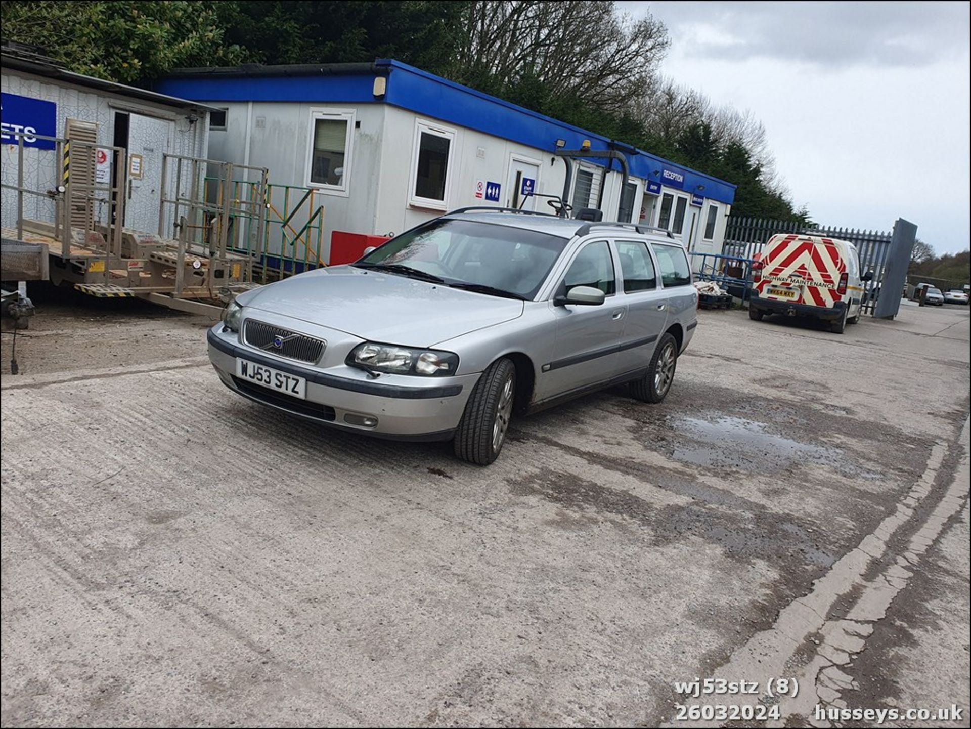 03/53 VOLVO V70 AWD SE T - 2521cc 5dr Estate (Silver, 149k) - Image 9 of 46