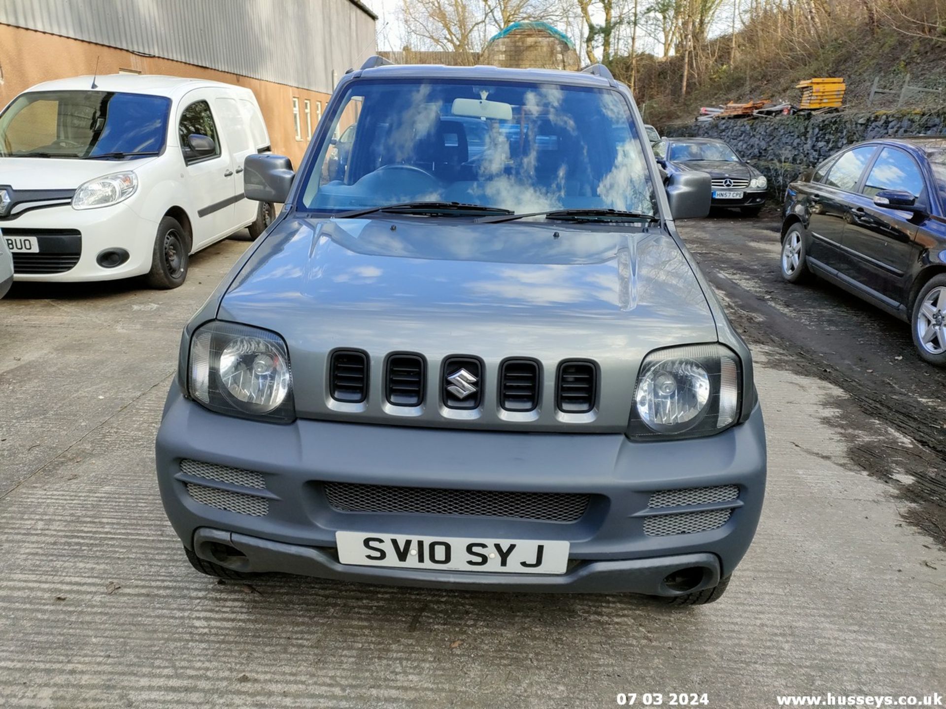 10/10 SUZUKI JIMNY SZ4 - 1328cc 3dr Estate (Grey, 117k) - Image 8 of 78