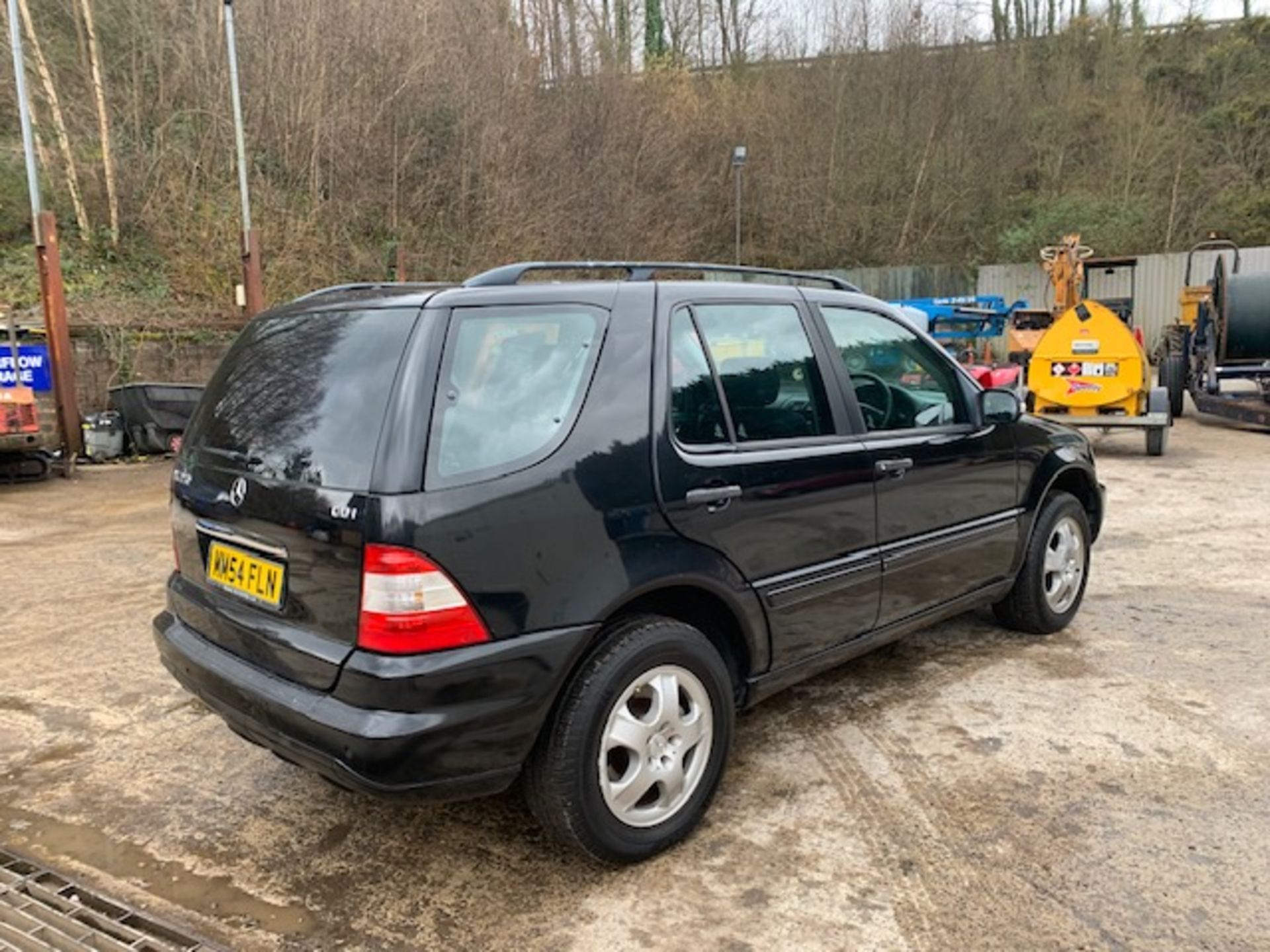 04/54 MERCEDES ML270 CDI AUTO - 2688cc 5dr Estate (Black, 163k) - Image 15 of 17