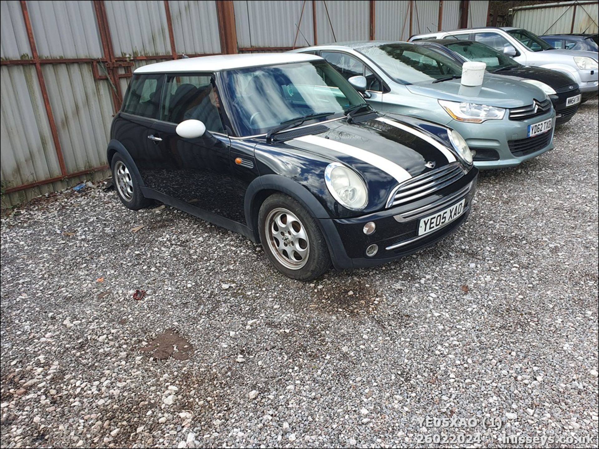 05/05 MINI MINI COOPER - 1598cc 3dr Hatchback (Black) - Image 2 of 31