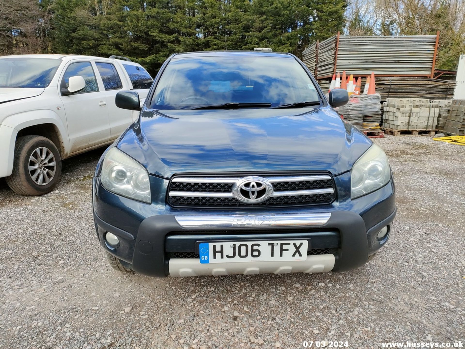 06/06 TOYOTA RAV4 T180 D-4D - 2231cc 5dr Estate (Green, 176k) - Image 8 of 74