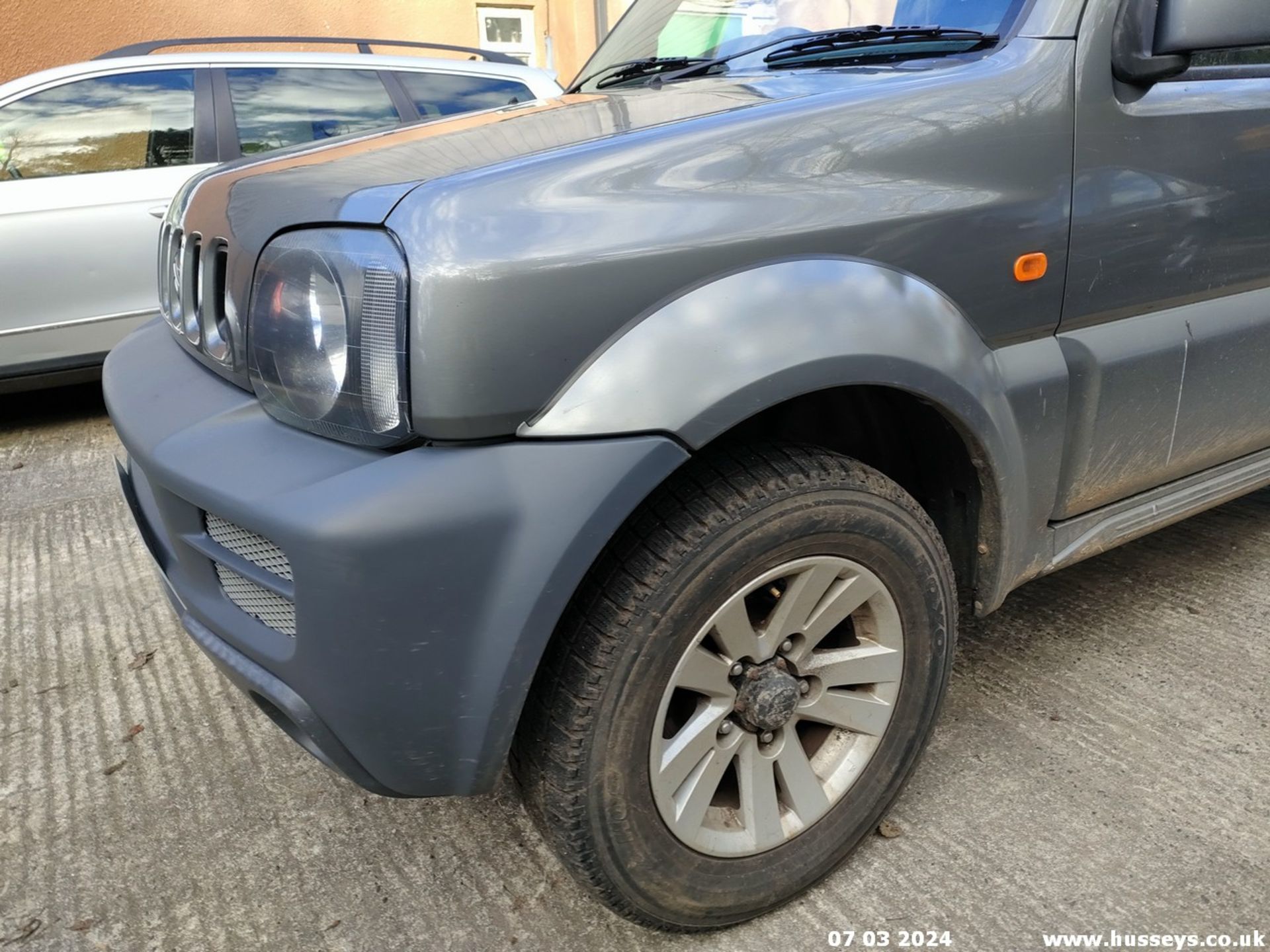 10/10 SUZUKI JIMNY SZ4 - 1328cc 3dr Estate (Grey, 117k) - Image 15 of 78