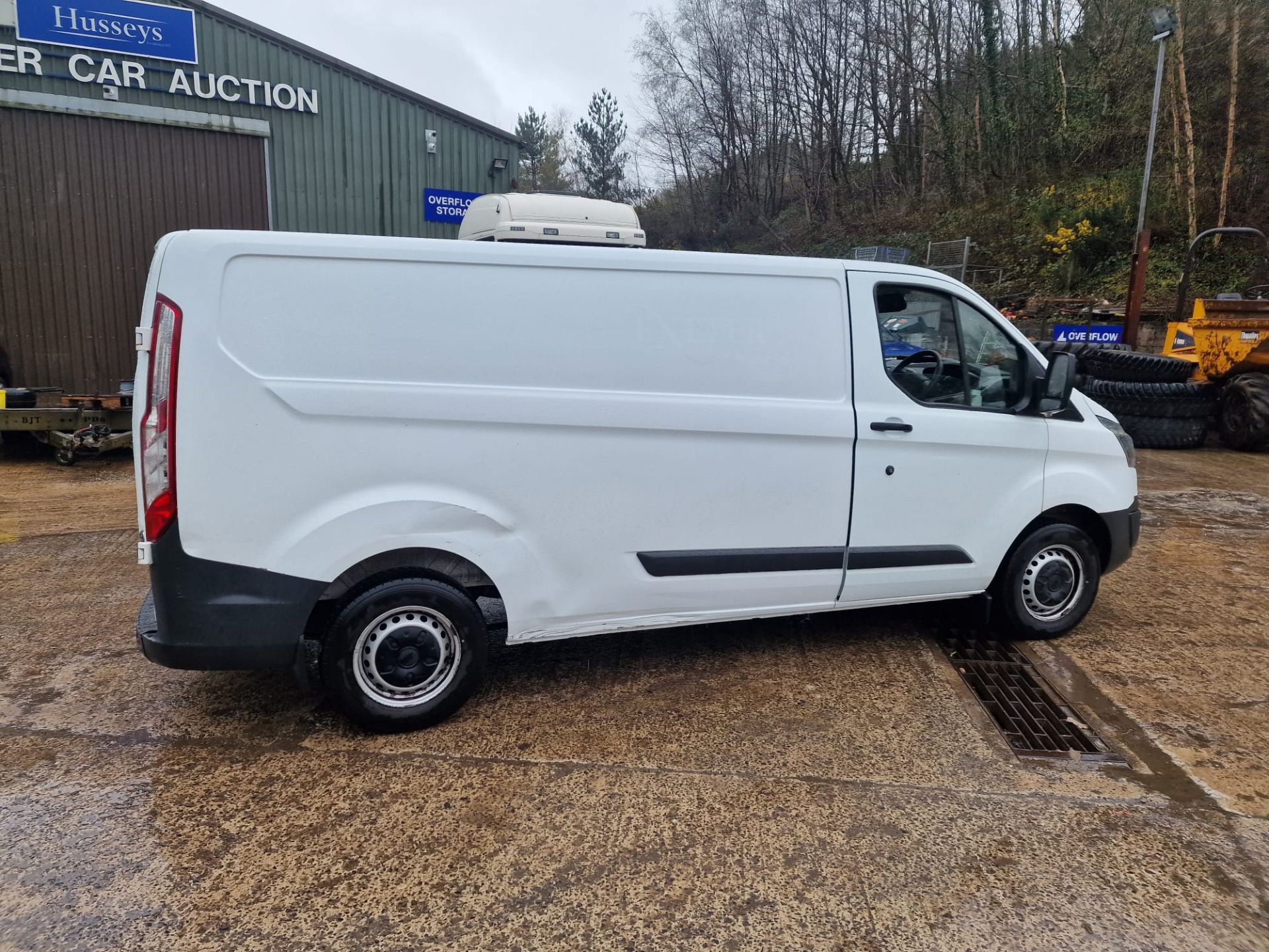 15/65 FORD TRANSIT CUSTOM 290 ECO-TE - 2198cc 5dr Van (White, 47k) - Image 4 of 10