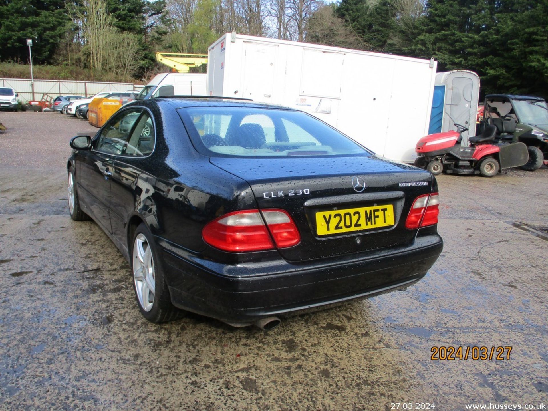 2001 MERCEDES - 2295cc .2dr Coupe (Black, 142k) - Image 7 of 16