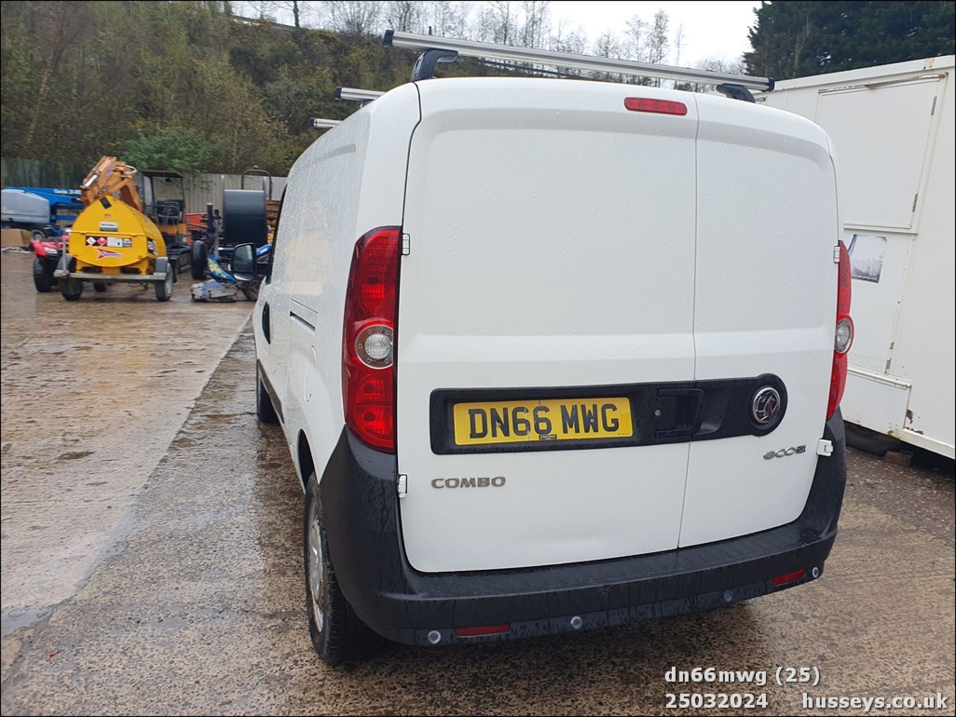 16/66 VAUXHALL COMBO 2300 CDTI ECOFLEX S - 1248cc 6dr Van (White, 85k) - Image 26 of 60