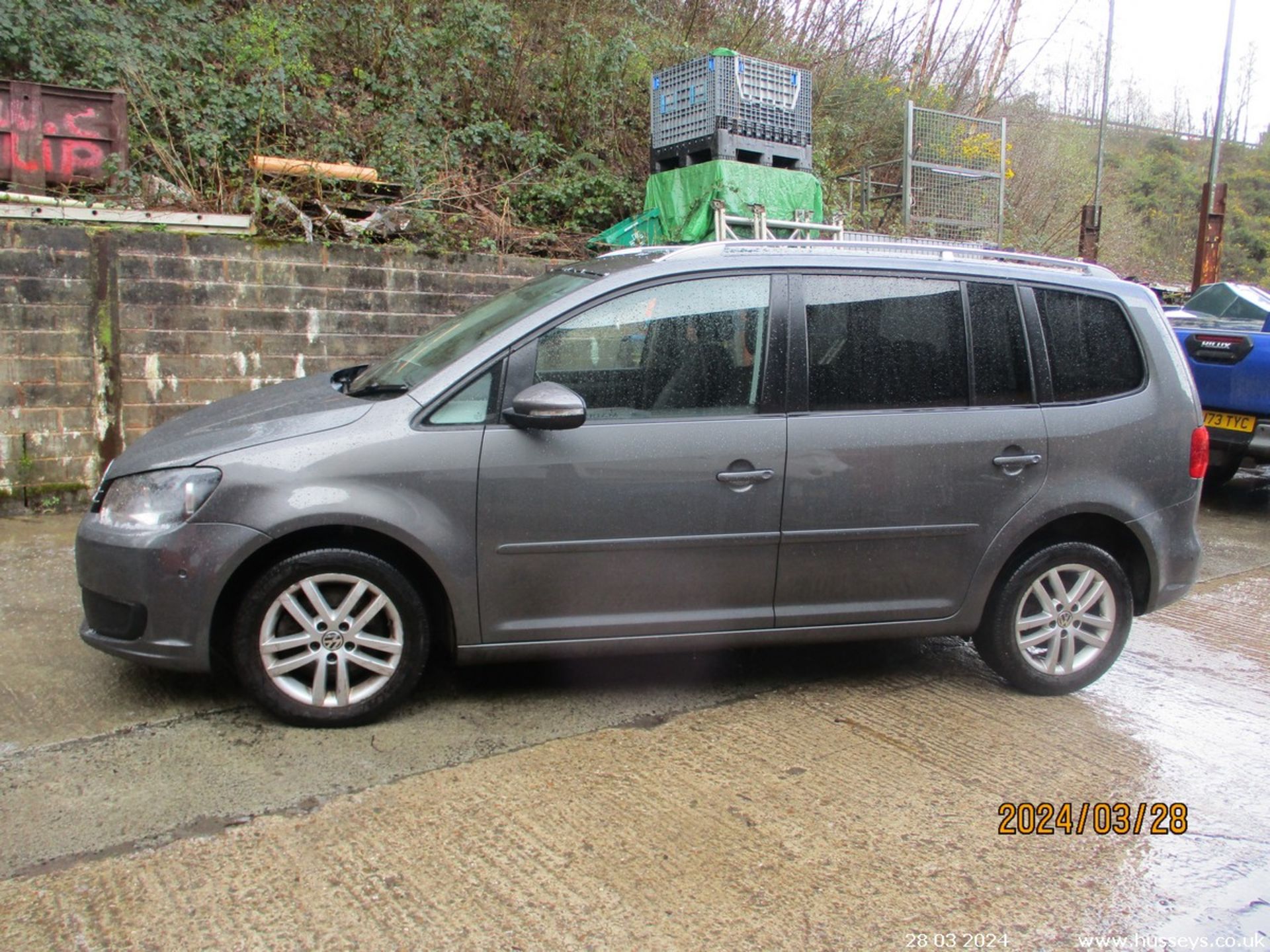 15/15 VOLKSWAGEN TOURAN SE BLUEMOTION T TD - 1968cc 5dr MPV (Grey, 131k) - Image 8 of 21