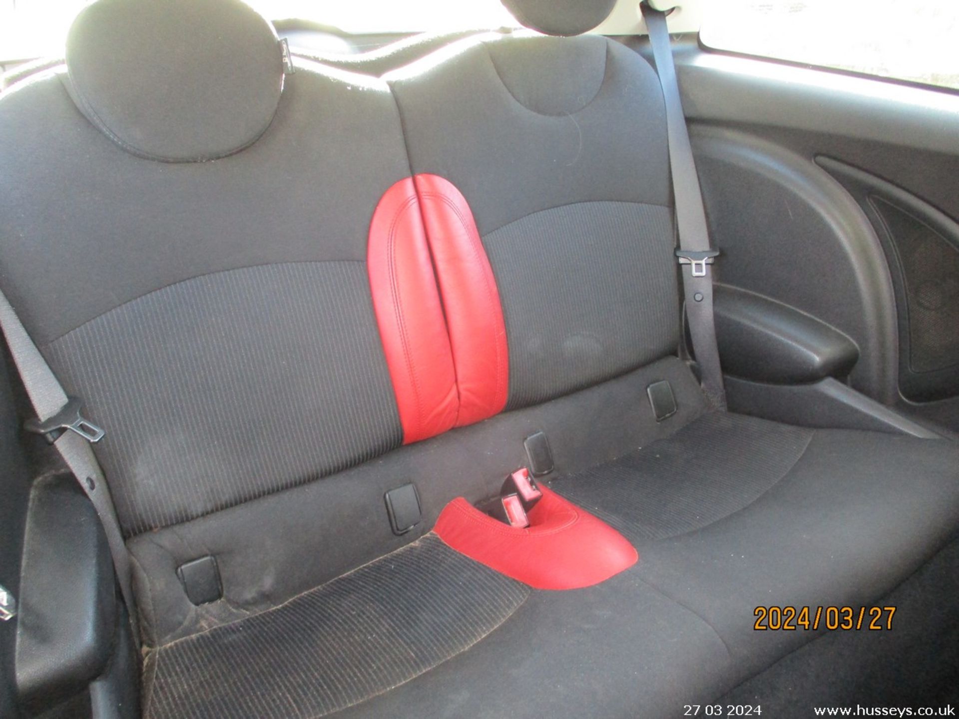 07/07 MINI ONE - 1397cc 3dr Hatchback (Red, 86k) - Image 15 of 20