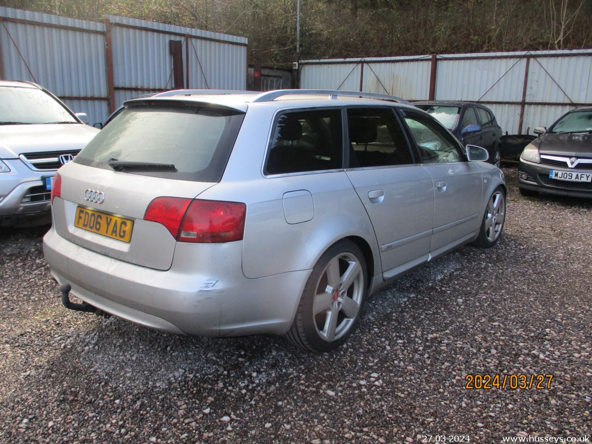 06/06 AUDI A4 AVANT S LINE TDI 140 - 1968cc 5dr Estate (Silver, 188k) - Image 8 of 19