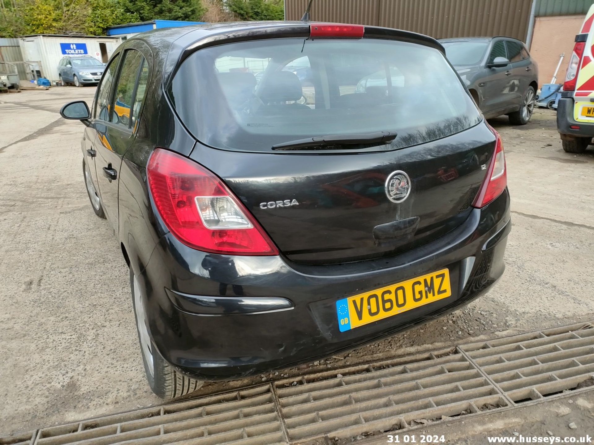 10/60 VAUXHALL CORSA EXCLUSIV - 1229cc 5dr Hatchback (Black, 124k) - Image 23 of 45