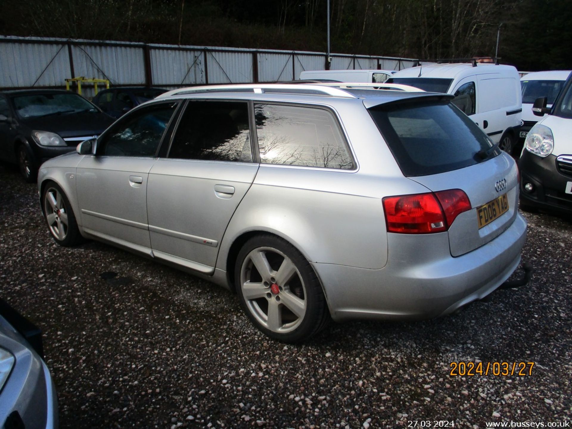 06/06 AUDI A4 AVANT S LINE TDI 140 - 1968cc 5dr Estate (Silver, 188k) - Image 11 of 19