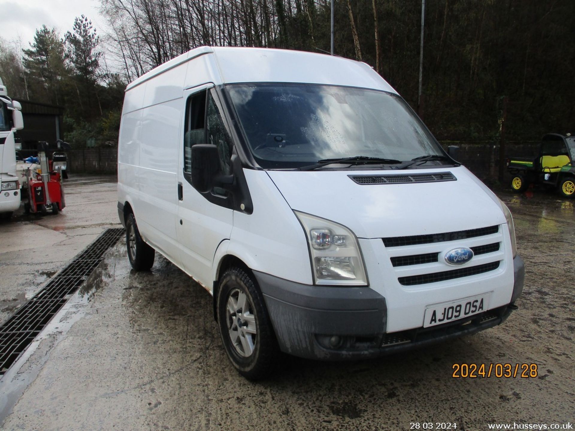 09/09 FORD TRANSIT 140 T350L AWD - 2402cc 5dr Van (White, 156k) - Image 3 of 20