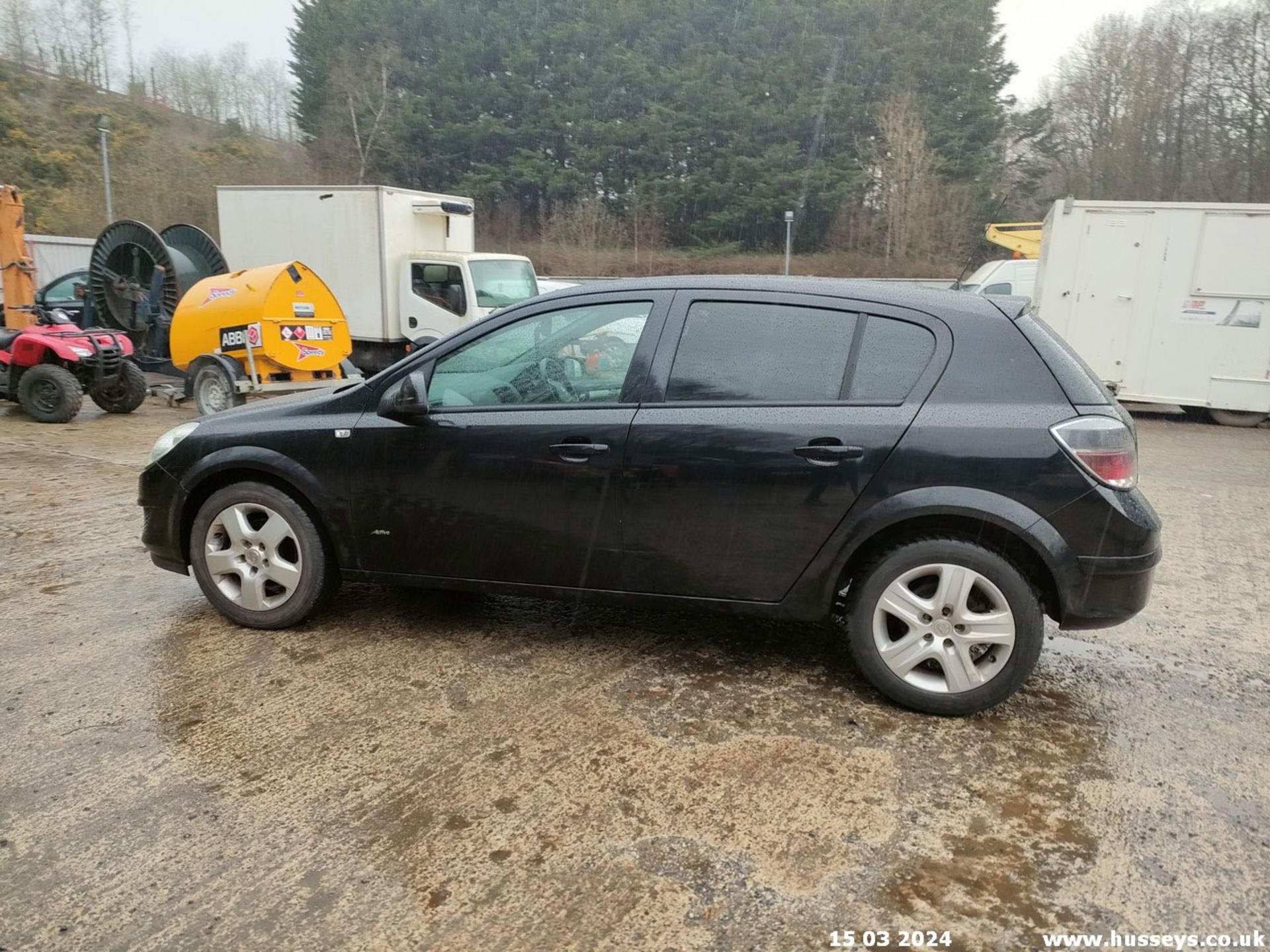 10/10 VAUXHALL ASTRA ACTIVE - 1364cc 5dr Hatchback (Black, 115k) - Image 22 of 67