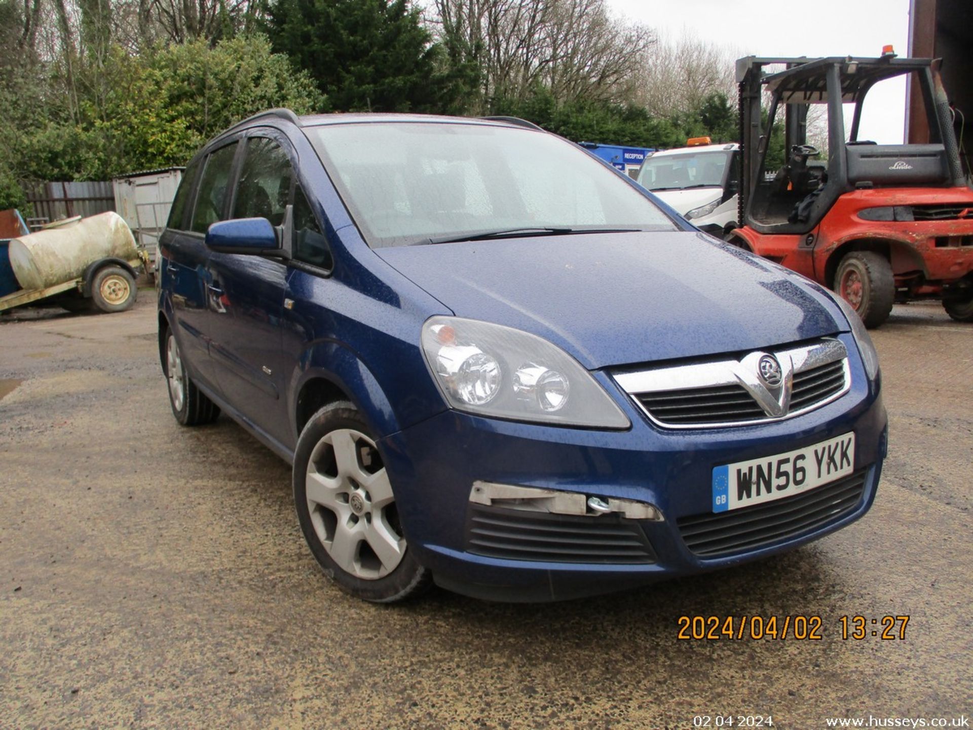 06/56 VAUXHALL ZAFIRA CLUB AUTO - 2198cc 5dr MPV (Blue, 117k) - Image 3 of 21