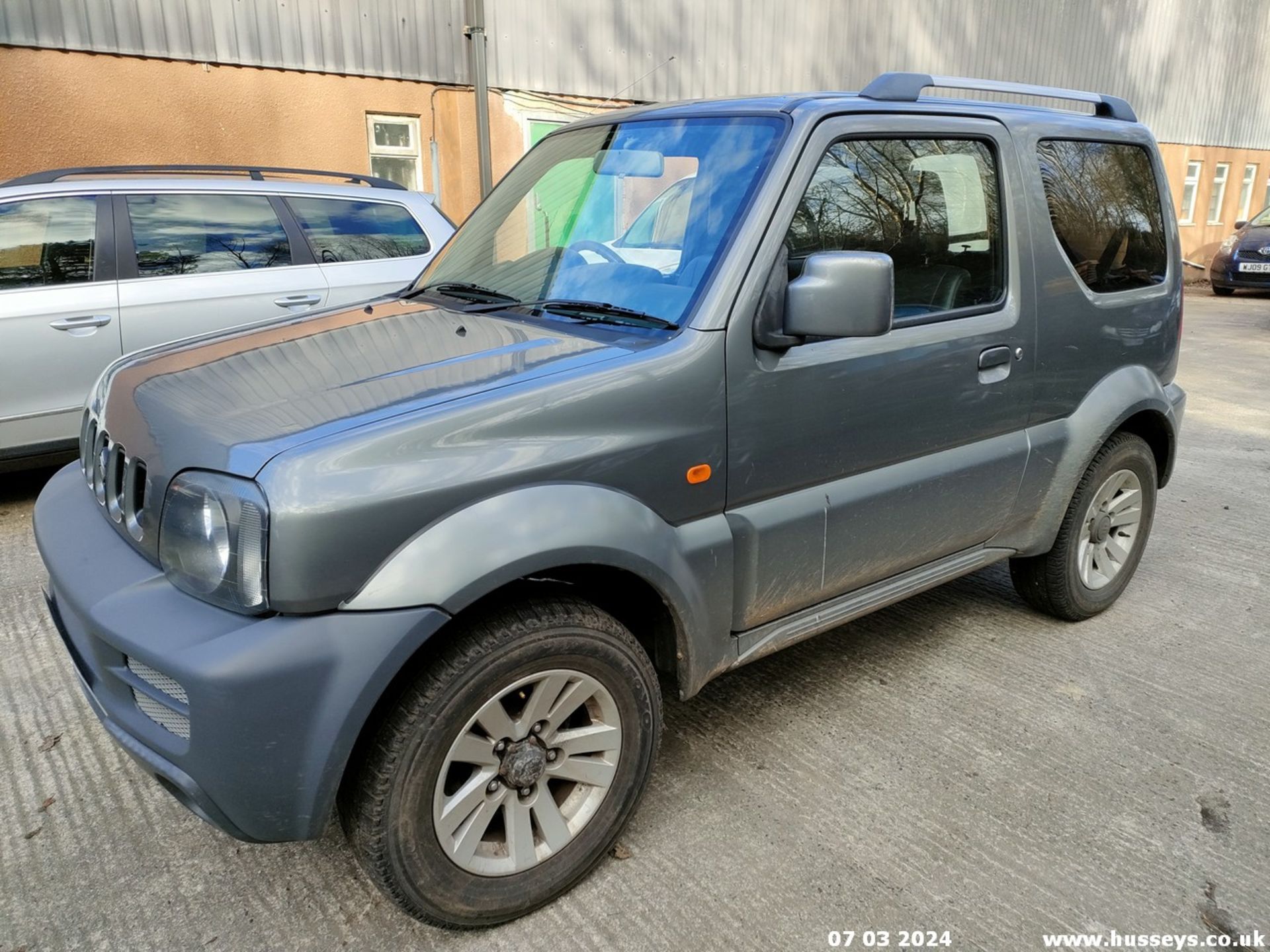 10/10 SUZUKI JIMNY SZ4 - 1328cc 3dr Estate (Grey, 117k) - Image 17 of 78