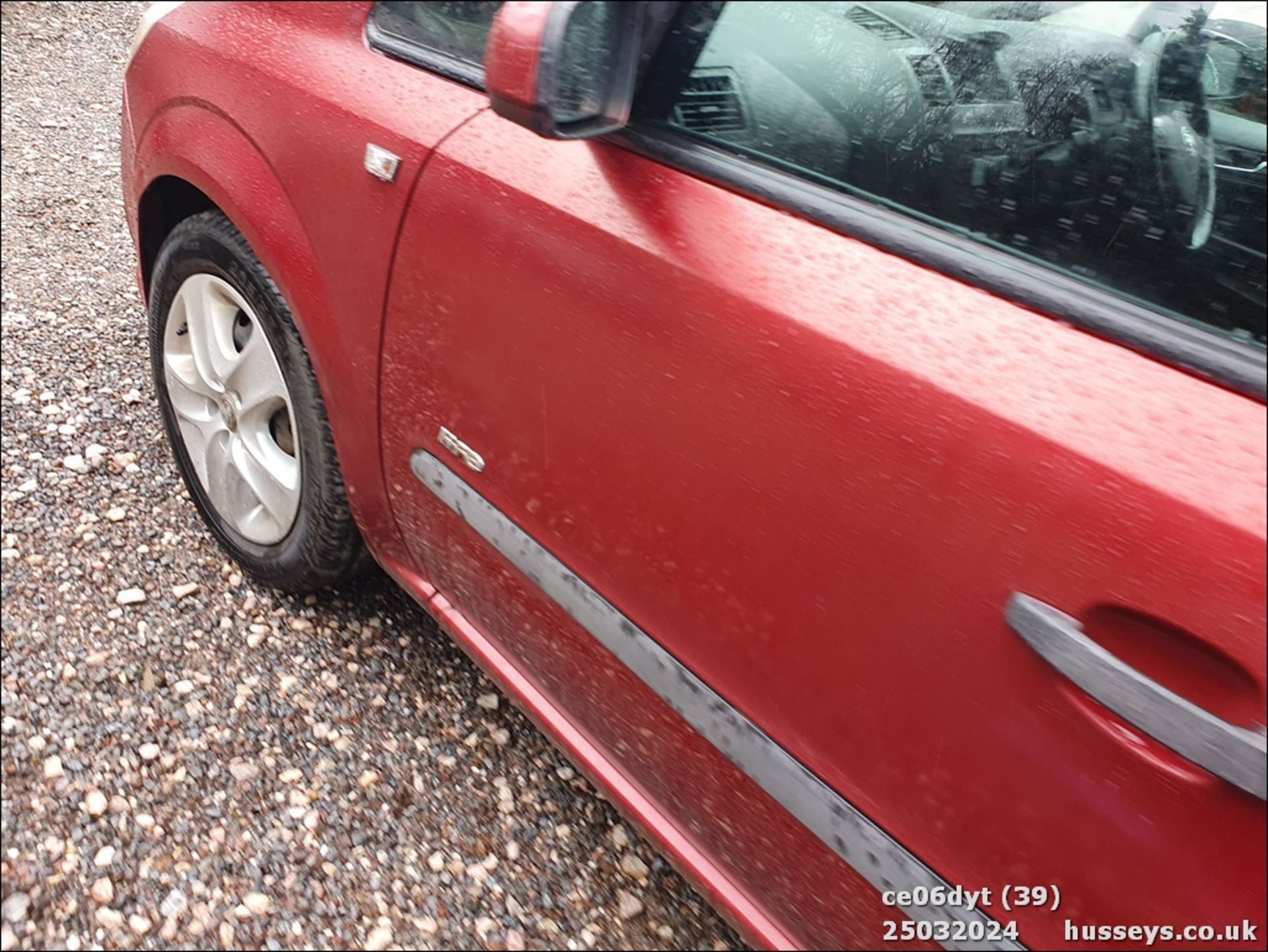 06/06 VAUXHALL ZAFIRA LIFE - 1598cc 5dr MPV (Red) - Image 39 of 42