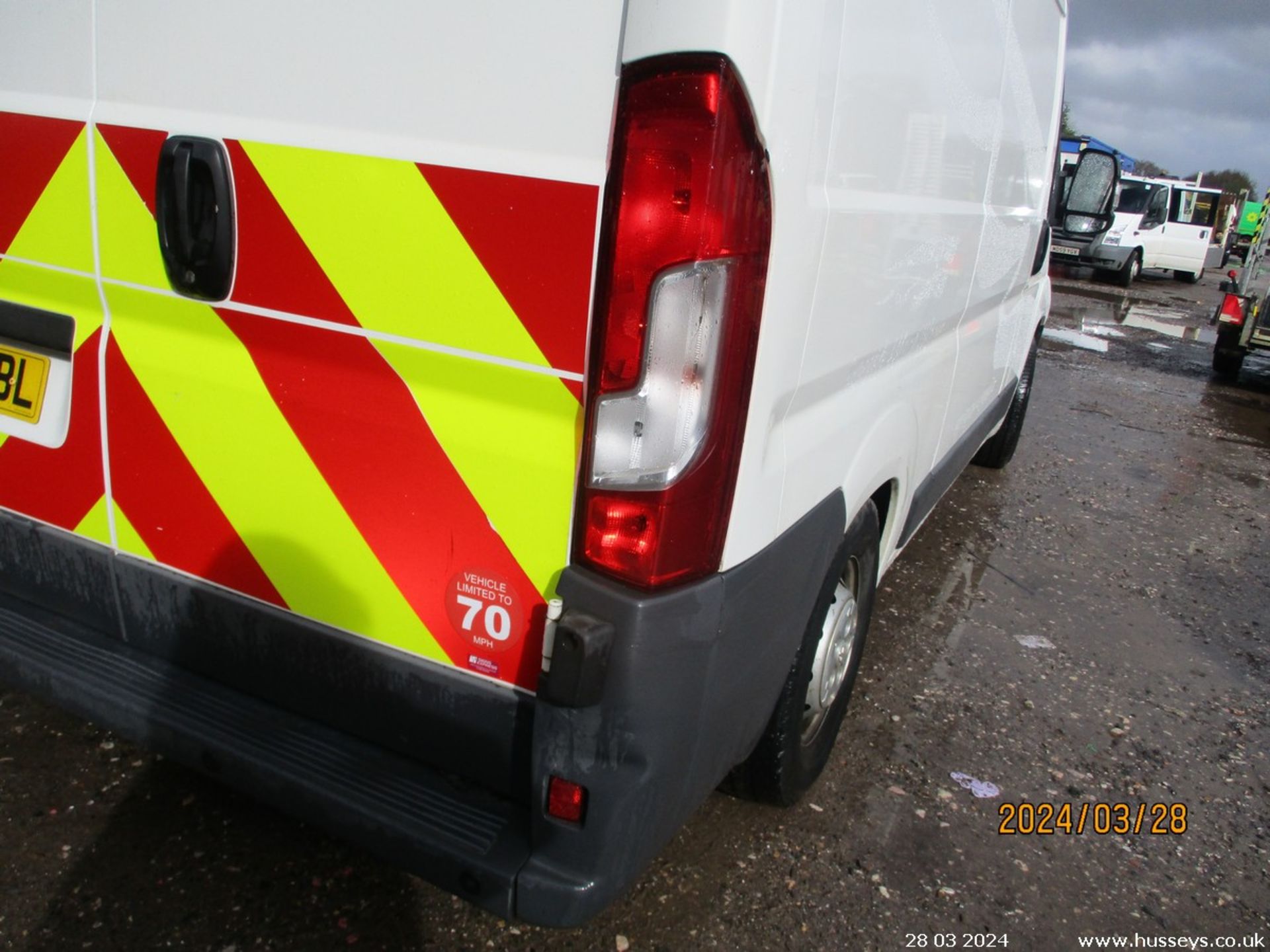 17/67 PEUGEOT BOXER 335 PRO L2H2 BLUE H - 1997cc 5dr Van (White, 91k) - Image 11 of 28