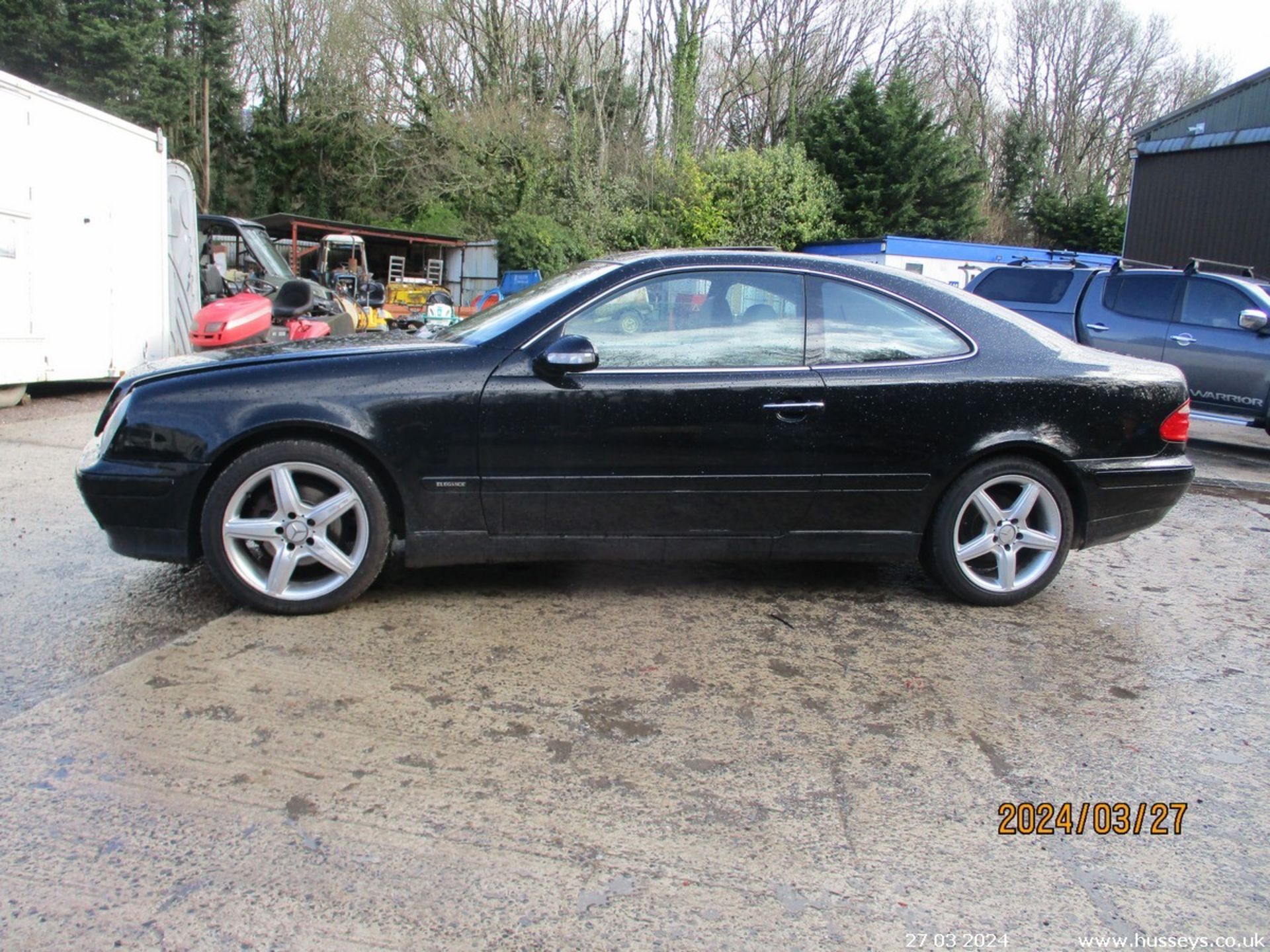 2001 MERCEDES - 2295cc .2dr Coupe (Black, 142k) - Image 5 of 16