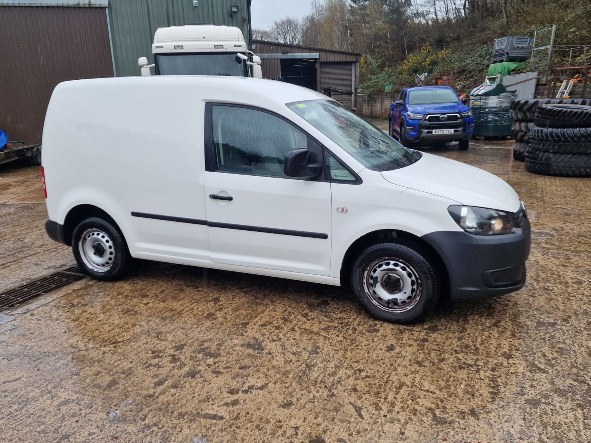 13/63 VOLKSWAGEN CADDY C20 STARTLINE TDI - 1598cc 5dr Van (White, 47k) - Image 9 of 16