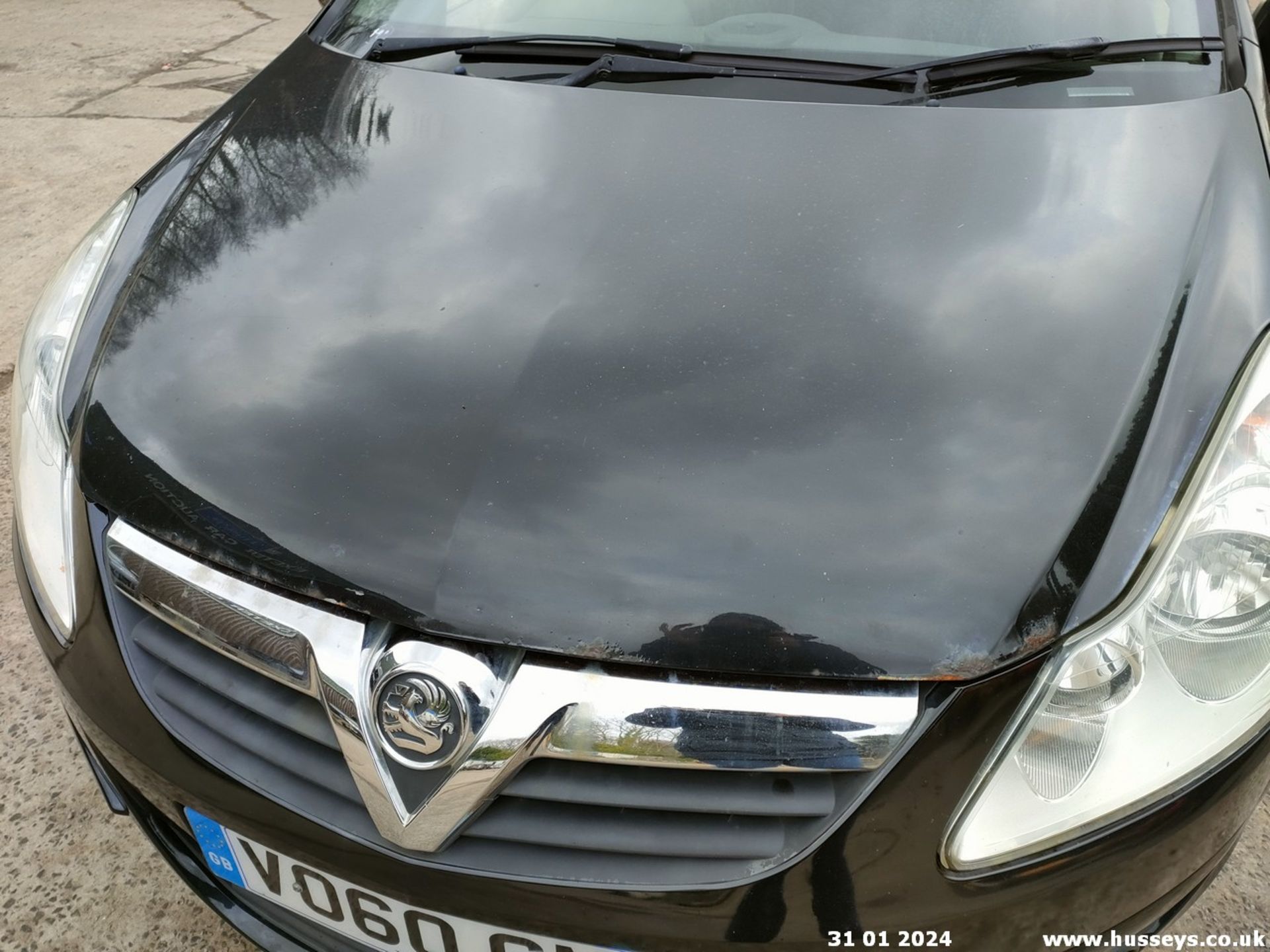 10/60 VAUXHALL CORSA EXCLUSIV - 1229cc 5dr Hatchback (Black, 124k) - Image 10 of 45