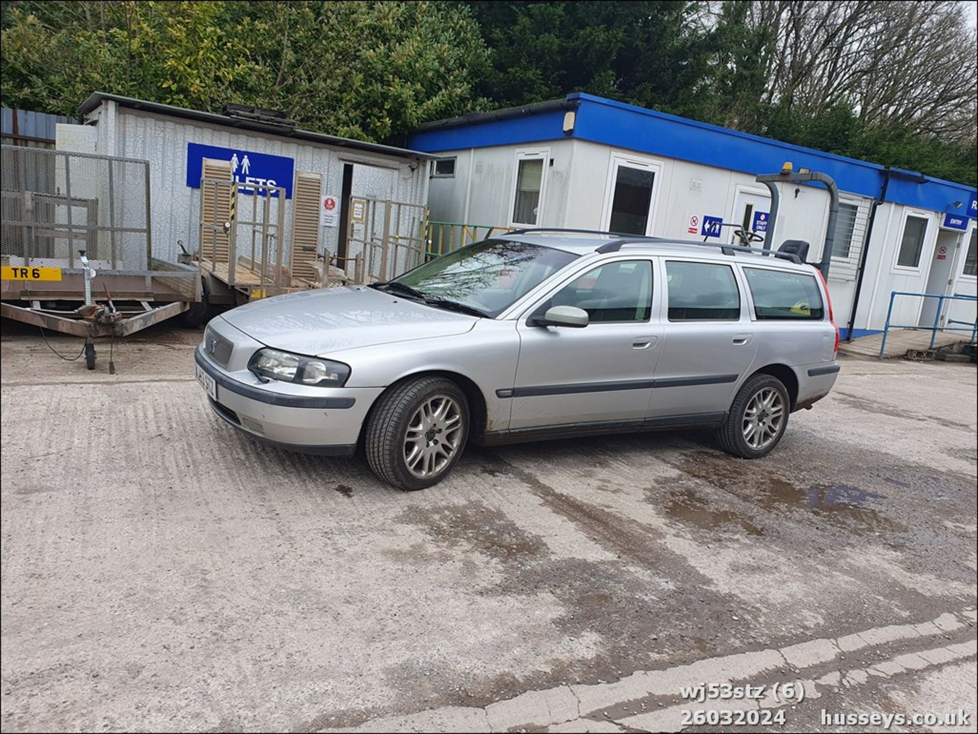 03/53 VOLVO V70 AWD SE T - 2521cc 5dr Estate (Silver, 149k) - Image 7 of 46