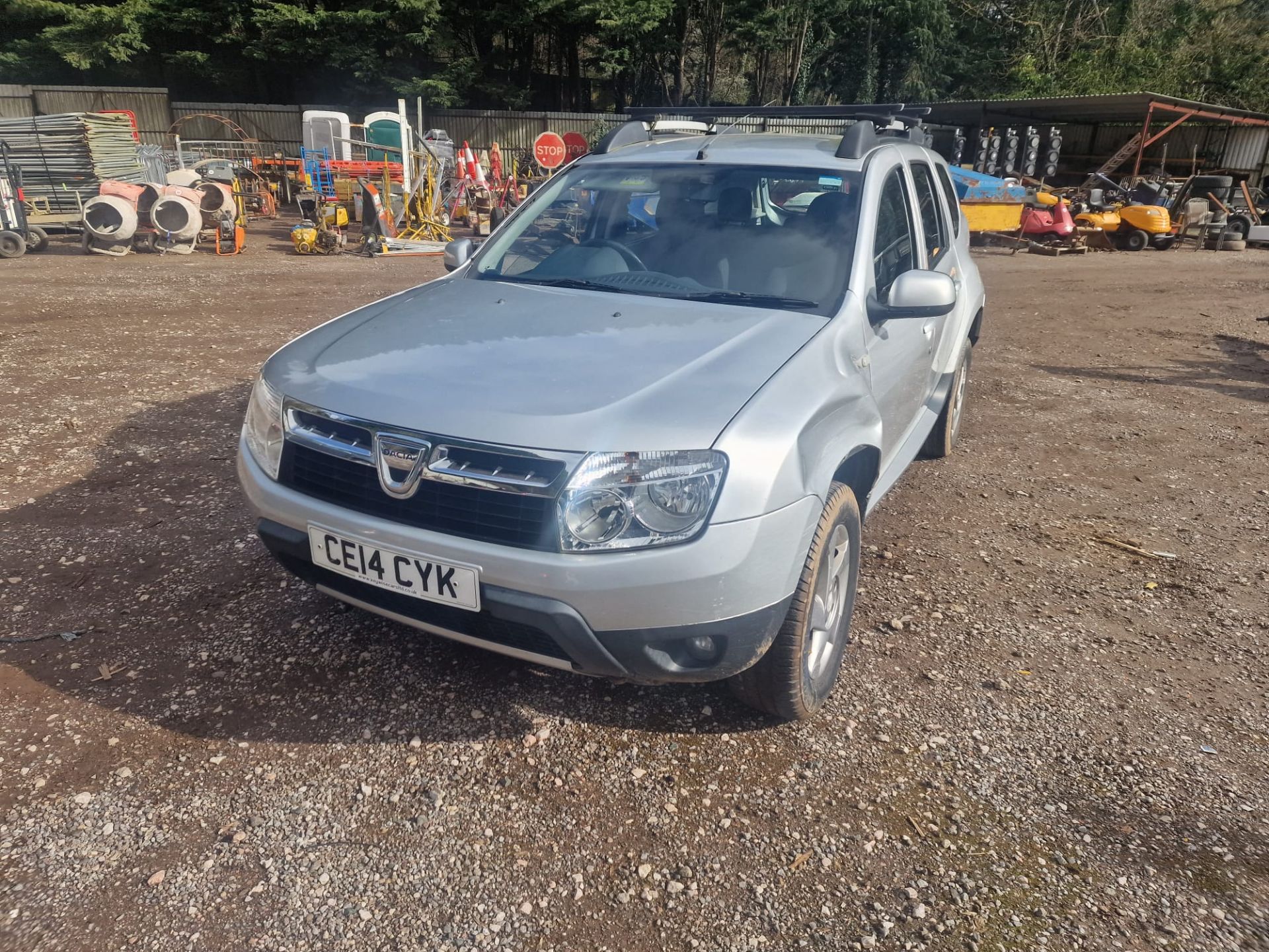 14/14 DACIA DUSTER LAUREATE DCI 4X2 - 1461cc 5dr Hatchback (Silver) - Image 10 of 12