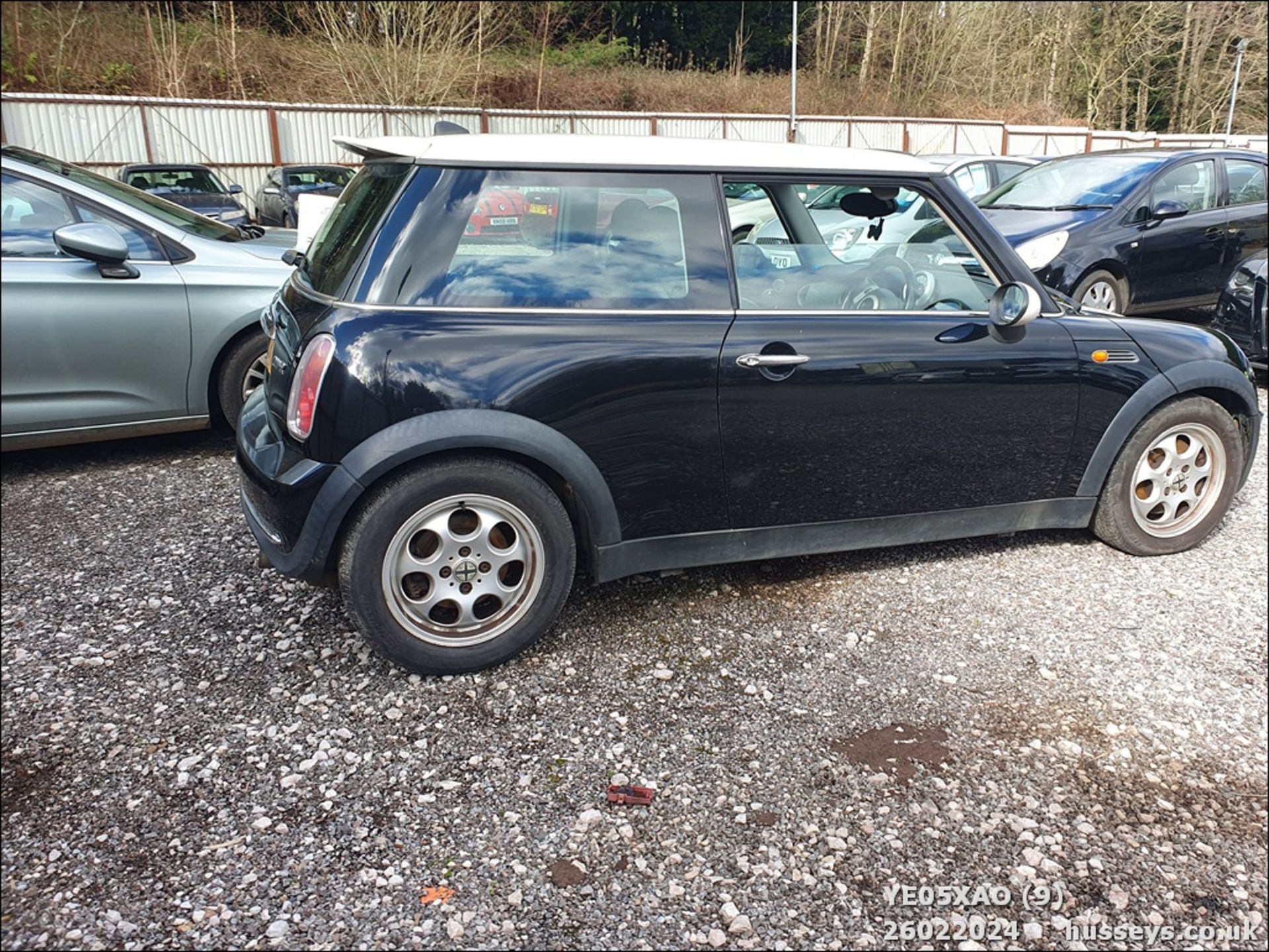 05/05 MINI MINI COOPER - 1598cc 3dr Hatchback (Black) - Image 10 of 31