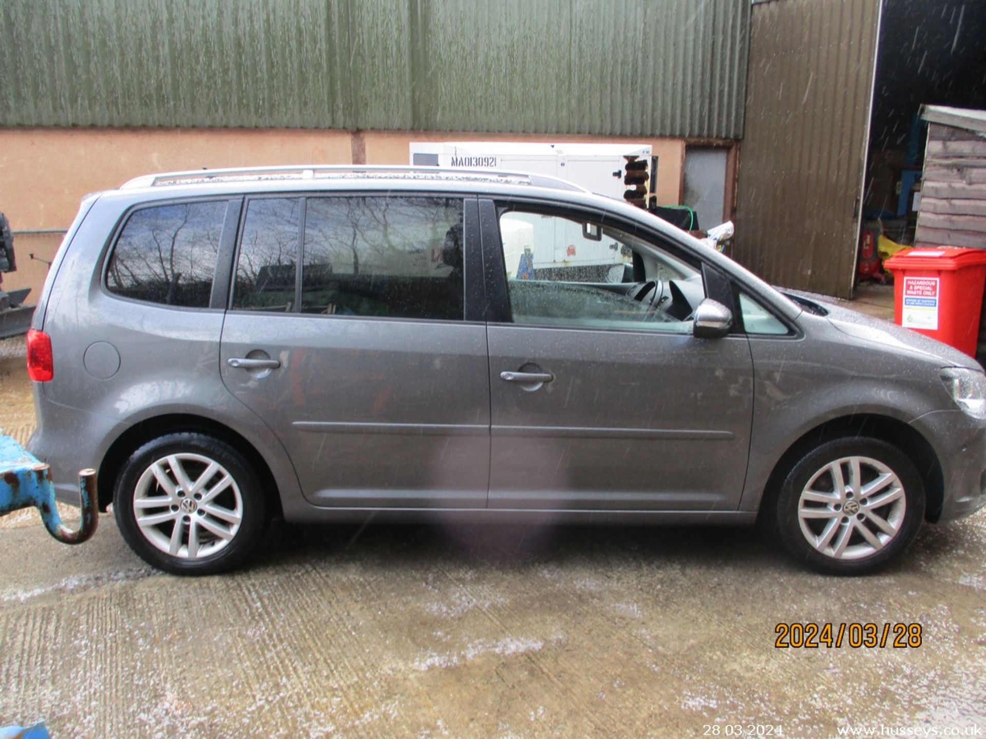 15/15 VOLKSWAGEN TOURAN SE BLUEMOTION T TD - 1968cc 5dr MPV (Grey, 131k) - Image 4 of 21