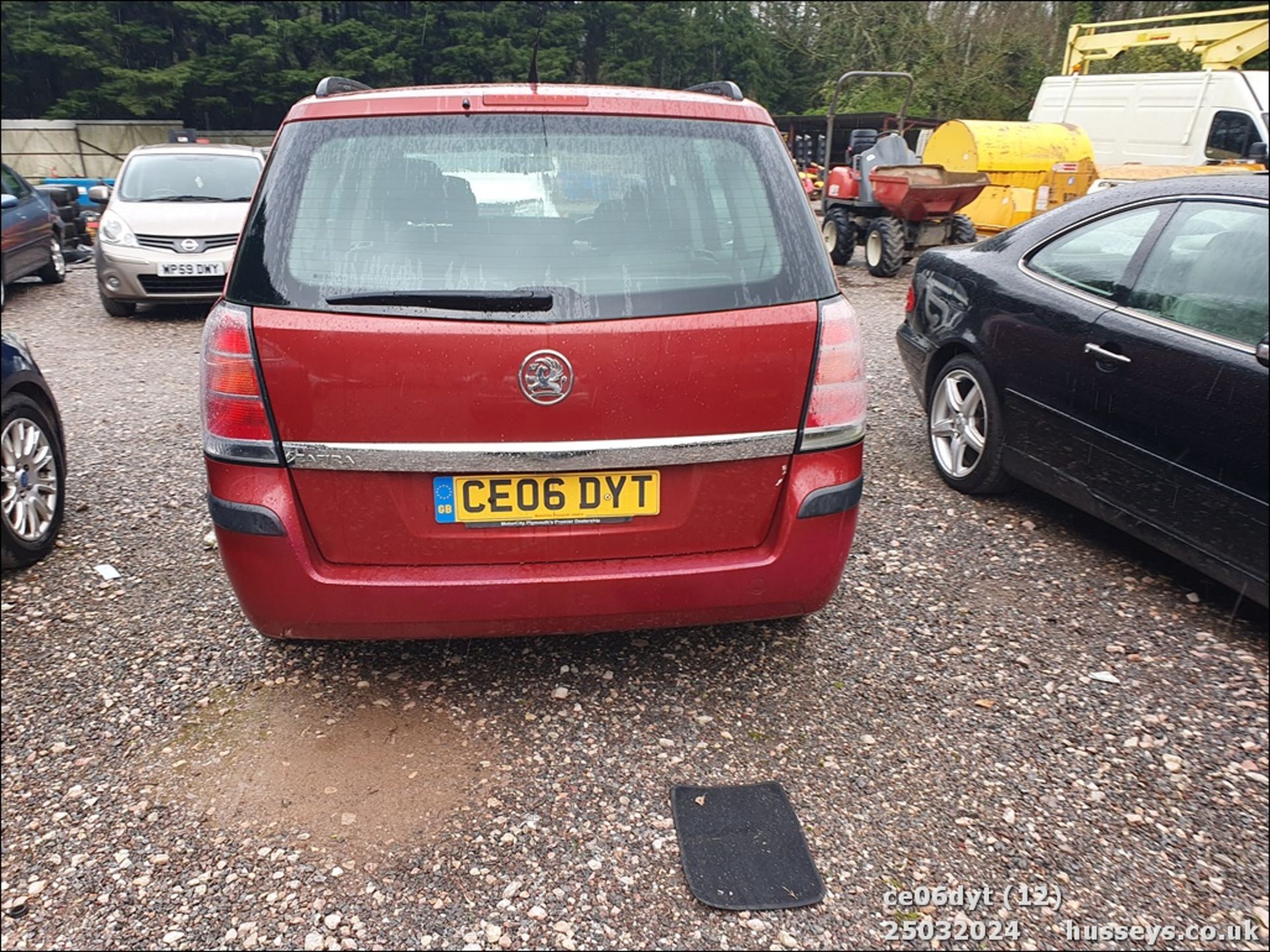 06/06 VAUXHALL ZAFIRA LIFE - 1598cc 5dr MPV (Red) - Image 13 of 42