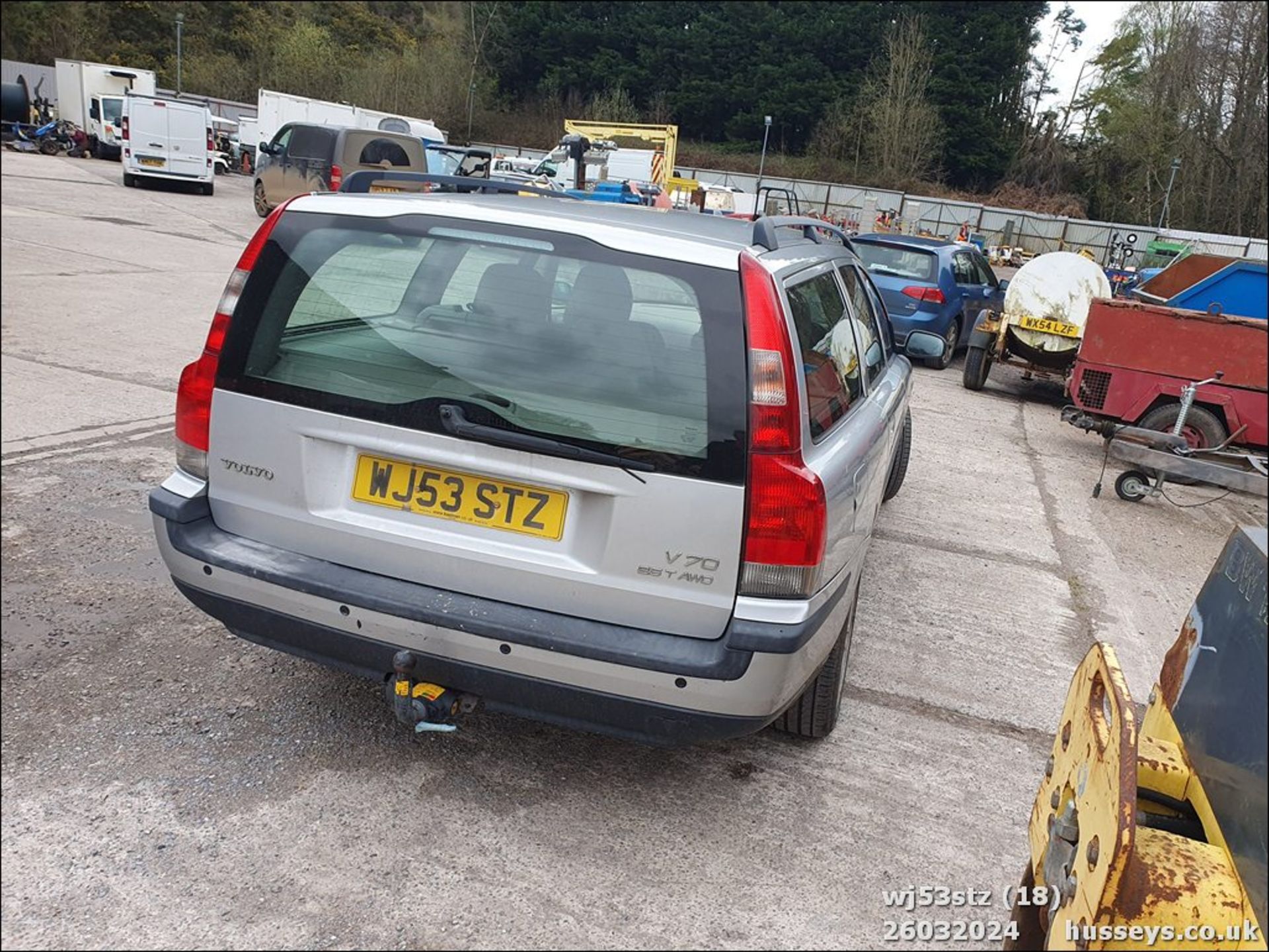 03/53 VOLVO V70 AWD SE T - 2521cc 5dr Estate (Silver, 149k) - Image 19 of 46