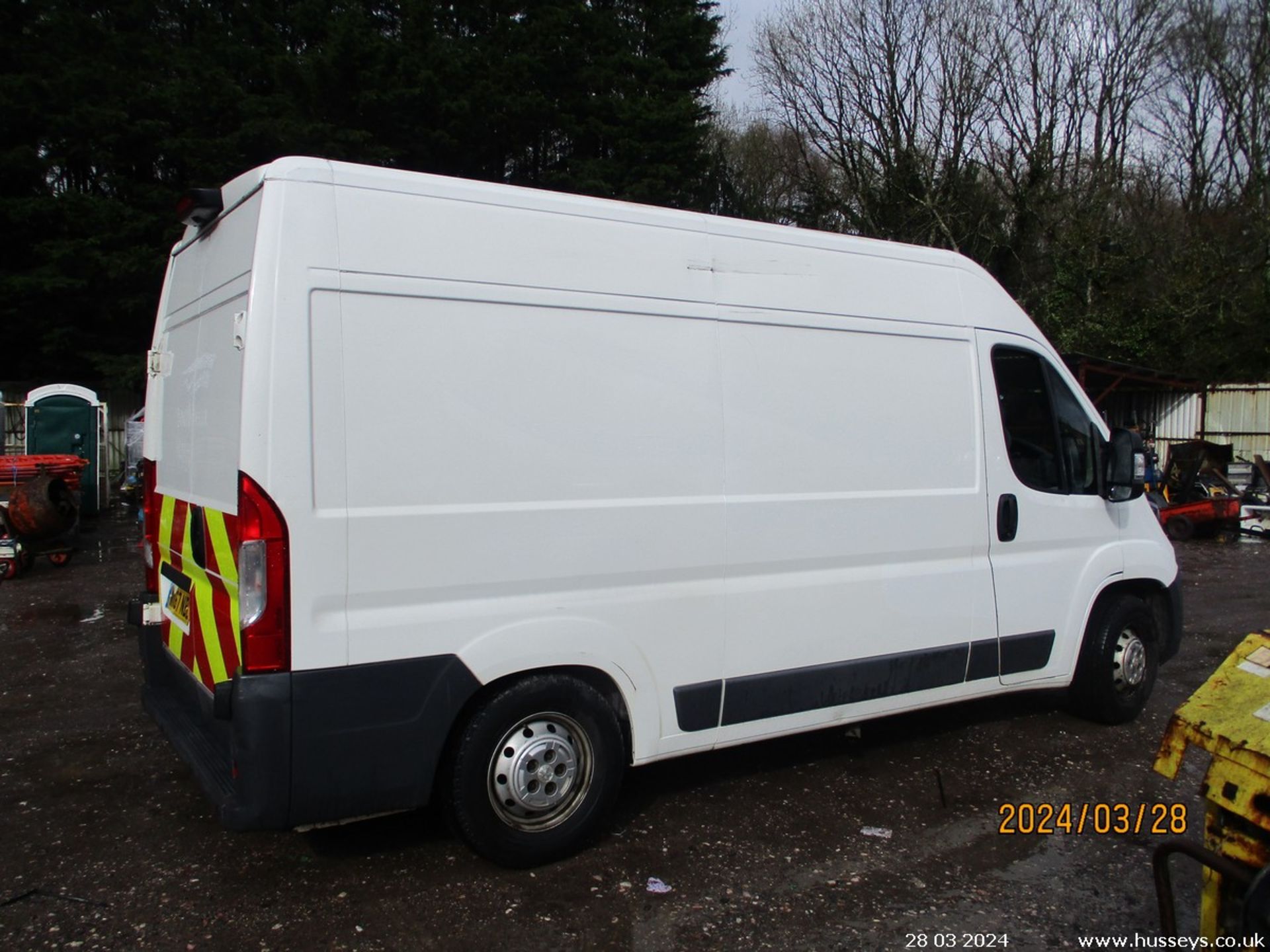 17/67 PEUGEOT BOXER 335 PRO L2H2 BLUE H - 1997cc 5dr Van (White, 91k) - Image 12 of 28