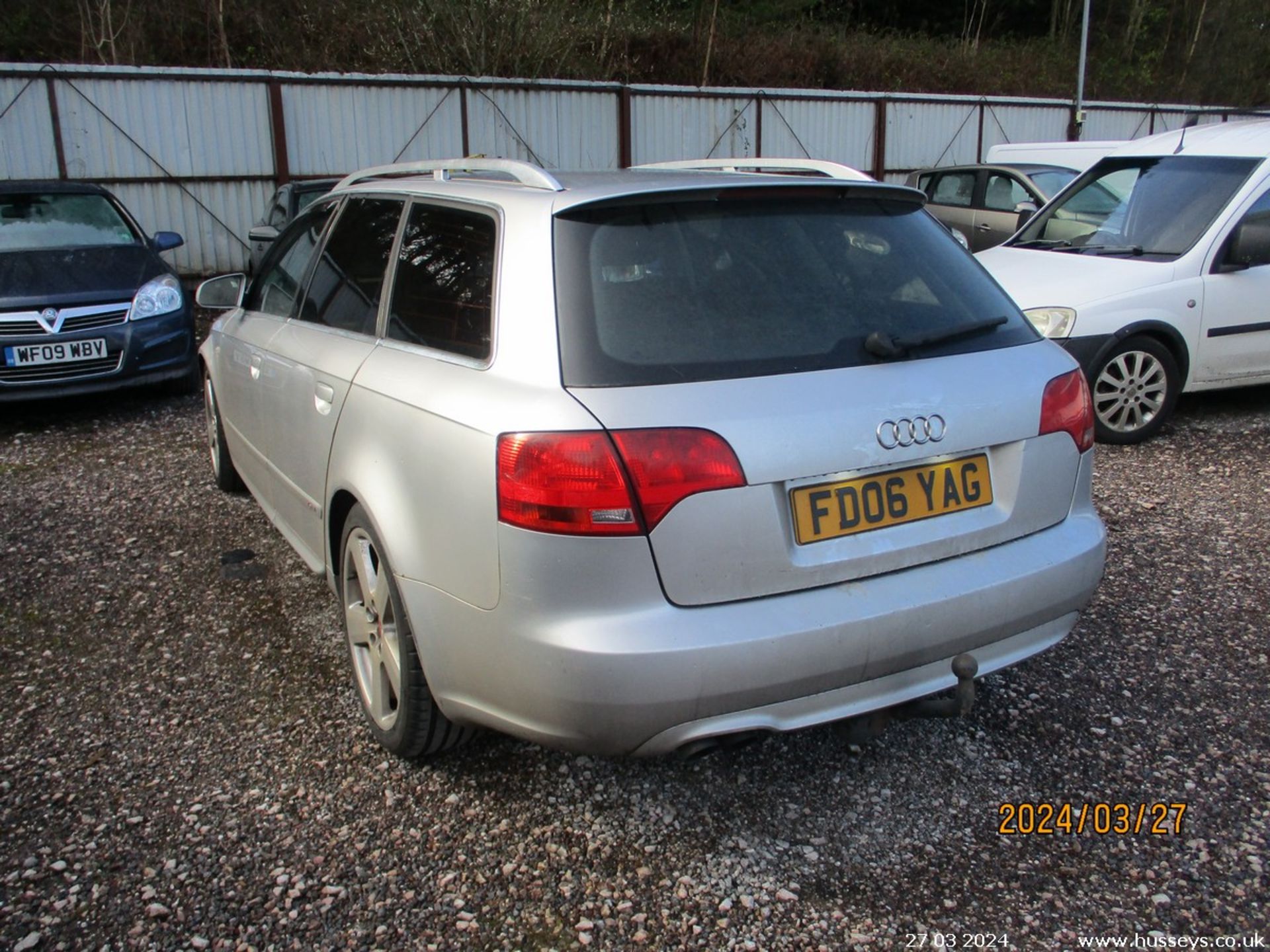 06/06 AUDI A4 AVANT S LINE TDI 140 - 1968cc 5dr Estate (Silver, 188k) - Image 10 of 19