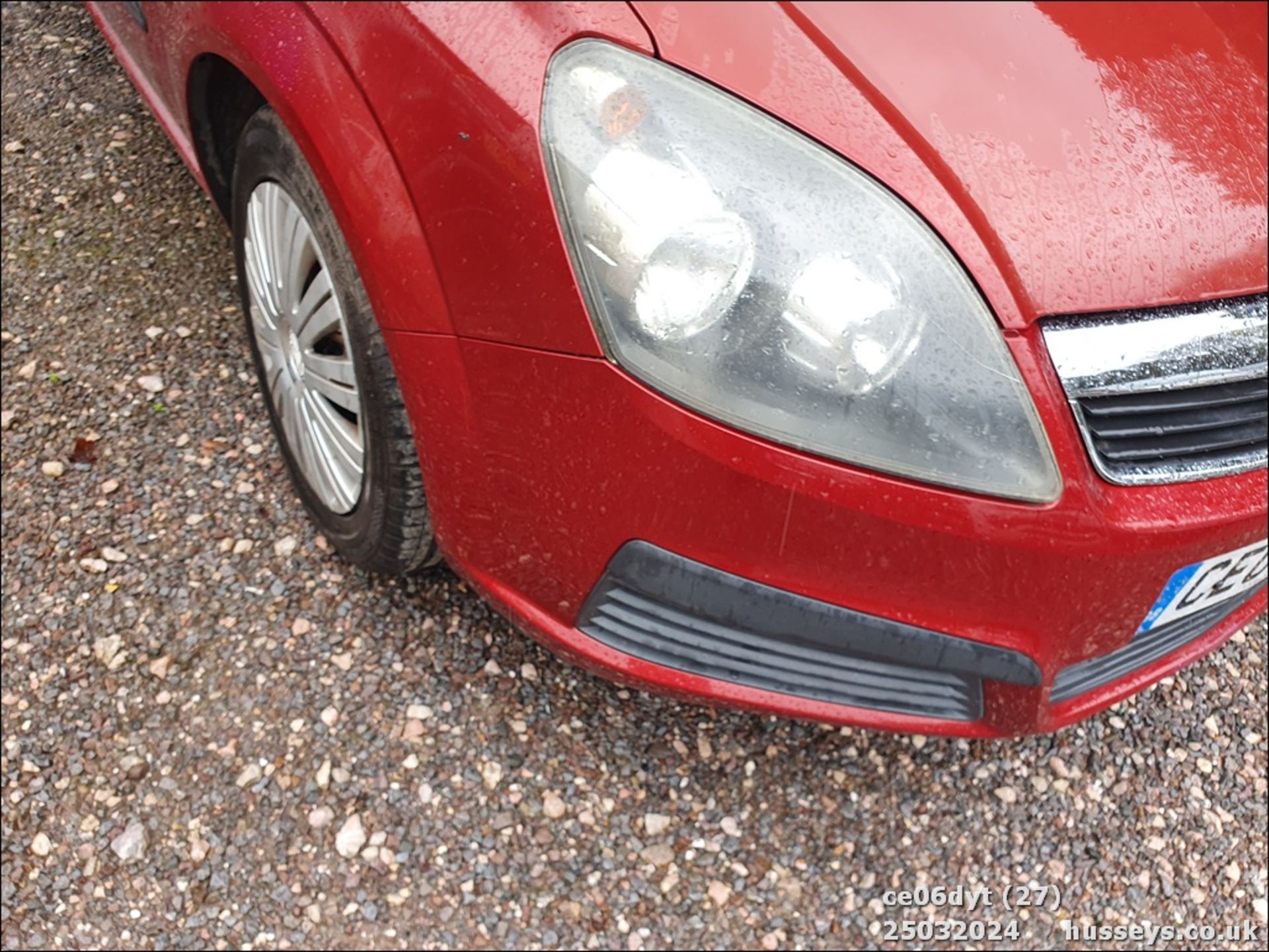 06/06 VAUXHALL ZAFIRA LIFE - 1598cc 5dr MPV (Red) - Image 27 of 42