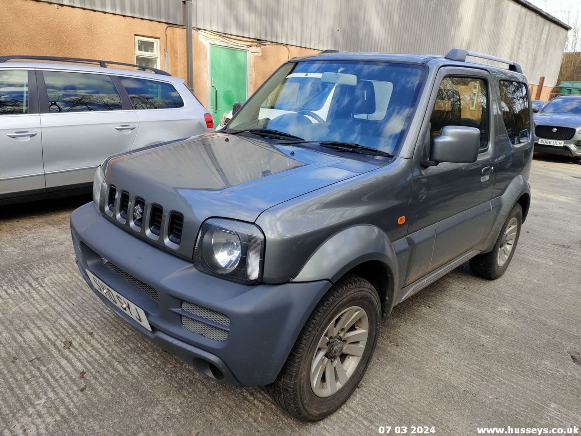 10/10 SUZUKI JIMNY SZ4 - 1328cc 3dr Estate (Grey, 117k) - Image 11 of 78