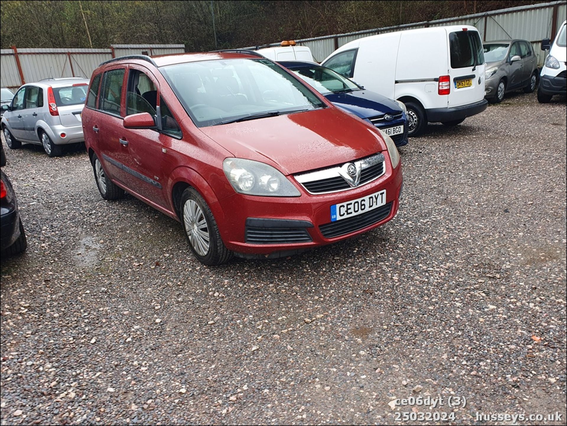 06/06 VAUXHALL ZAFIRA LIFE - 1598cc 5dr MPV (Red) - Image 4 of 42