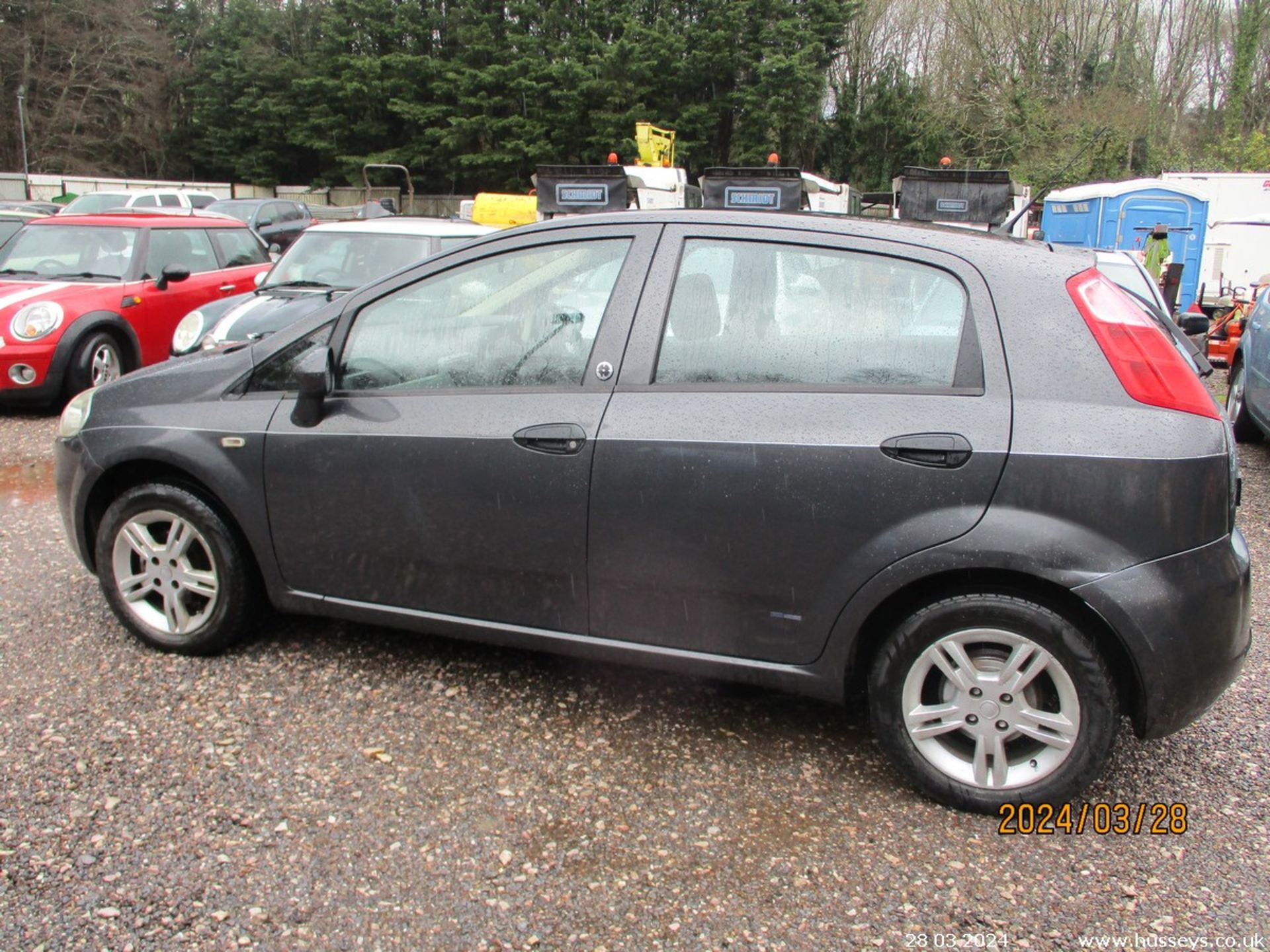 08/58 FIAT GRAND PUNTO ACTIVE 360 - 1242cc 5dr Hatchback (Grey, 97k) - Image 9 of 17