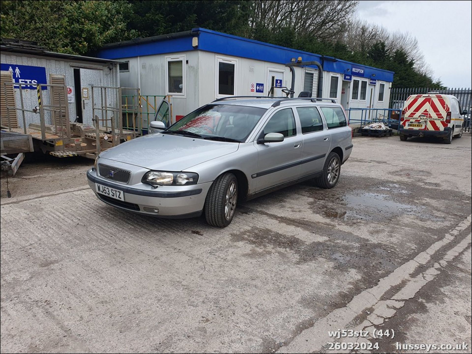 03/53 VOLVO V70 AWD SE T - 2521cc 5dr Estate (Silver, 149k) - Image 45 of 46